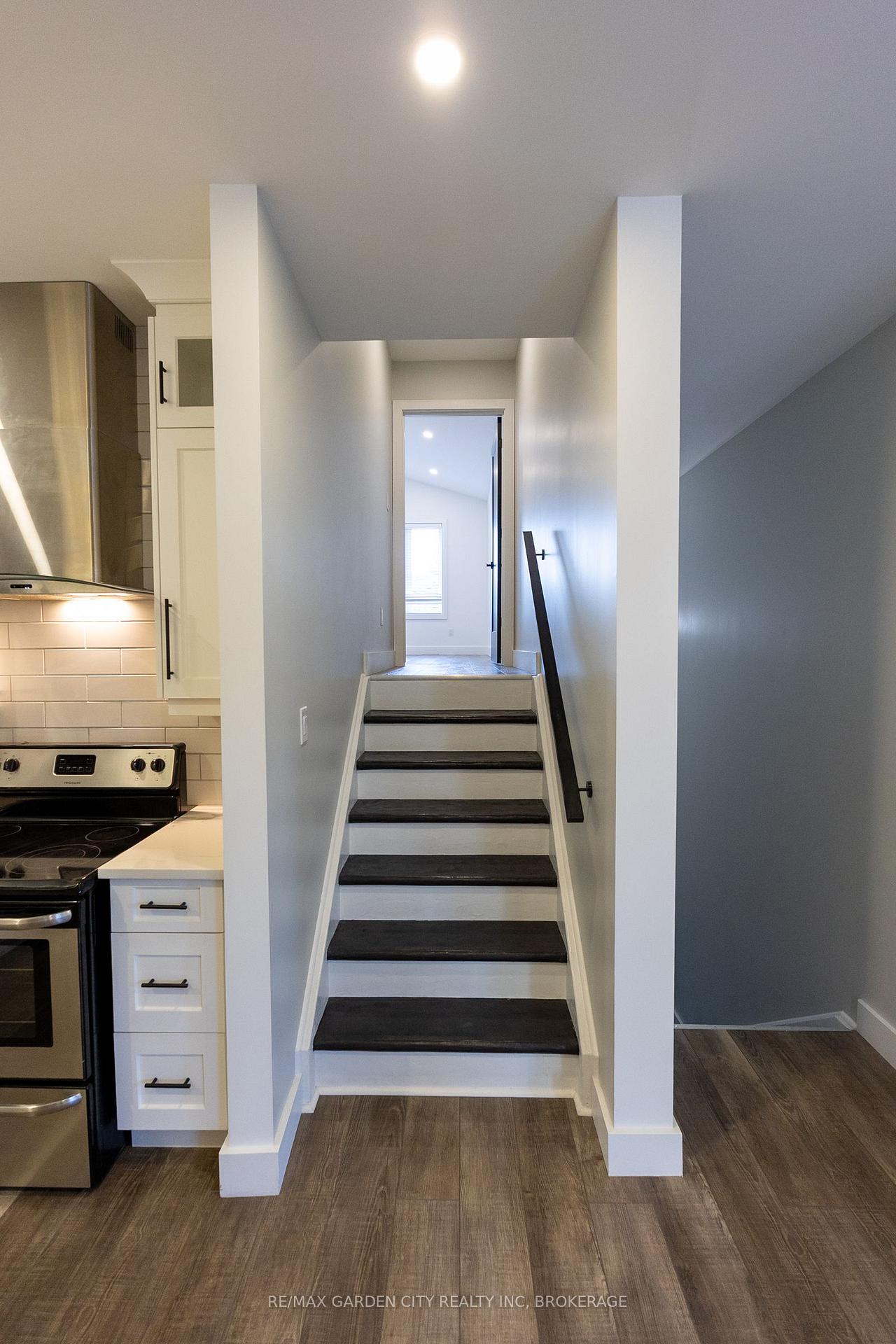 Photo 28 of 614b Niagara Street, St. Catharines, Bunting/Linwell — HOMEH