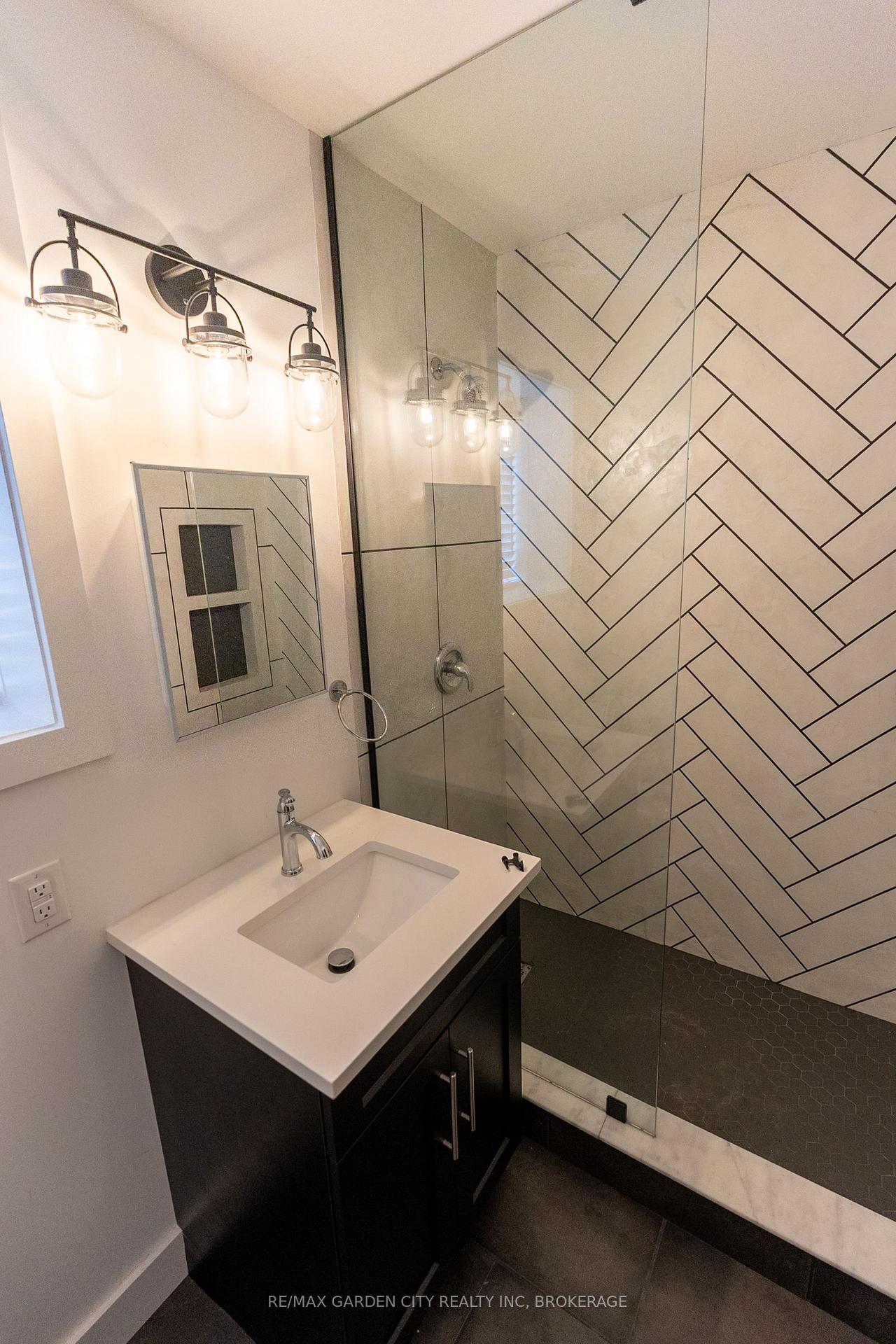 Photo 49 of 614b Niagara Street, St. Catharines, Bunting/Linwell — HOMEH