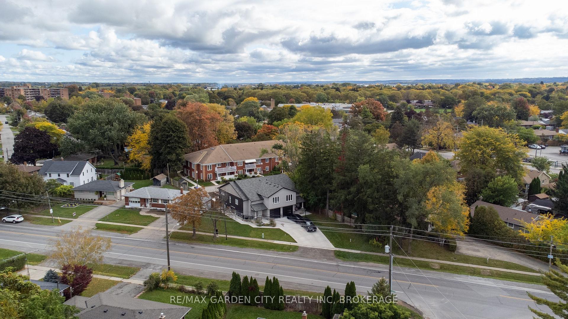 Photo 63 of 614b Niagara Street, St. Catharines, Bunting/Linwell — HOMEH