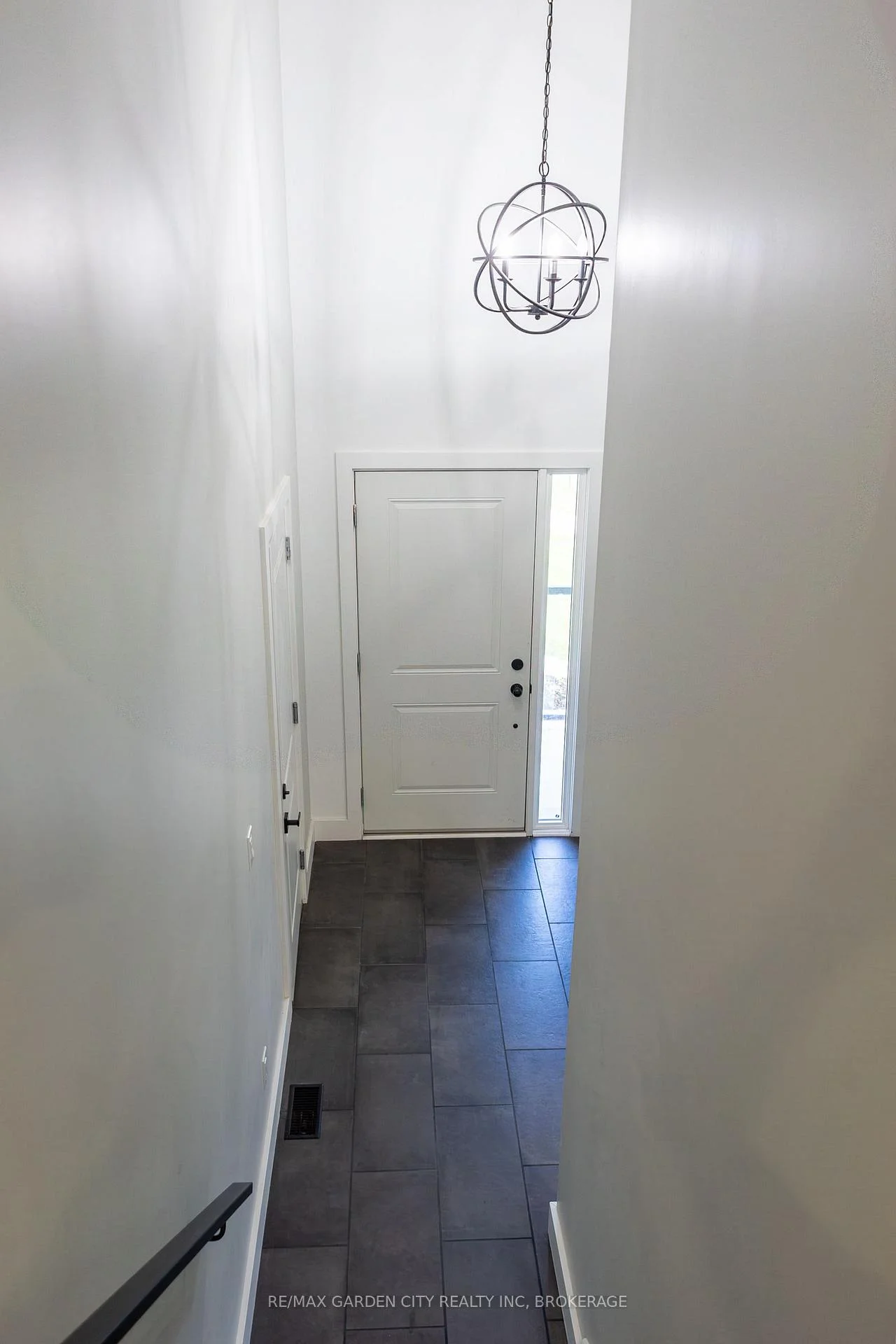 Photo 11 of 614b Niagara Street, St. Catharines, Bunting/Linwell — HOMEH