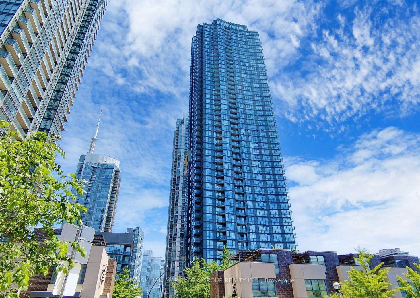 Front of Unit 1709, 11 Brunel Court