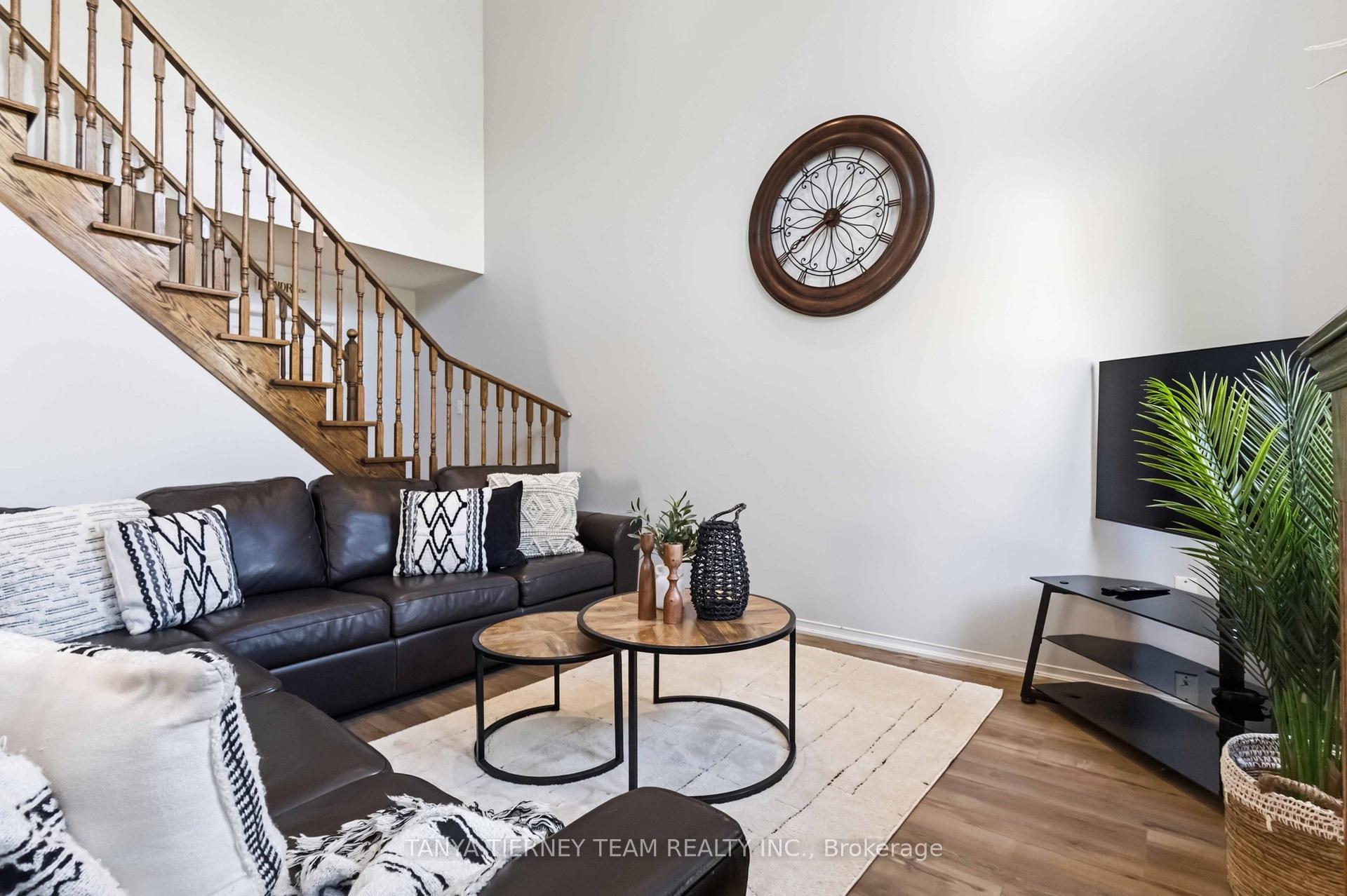 Photo 21 of 36 Zachary Place, Whitby, Brooklin — HOMEH
