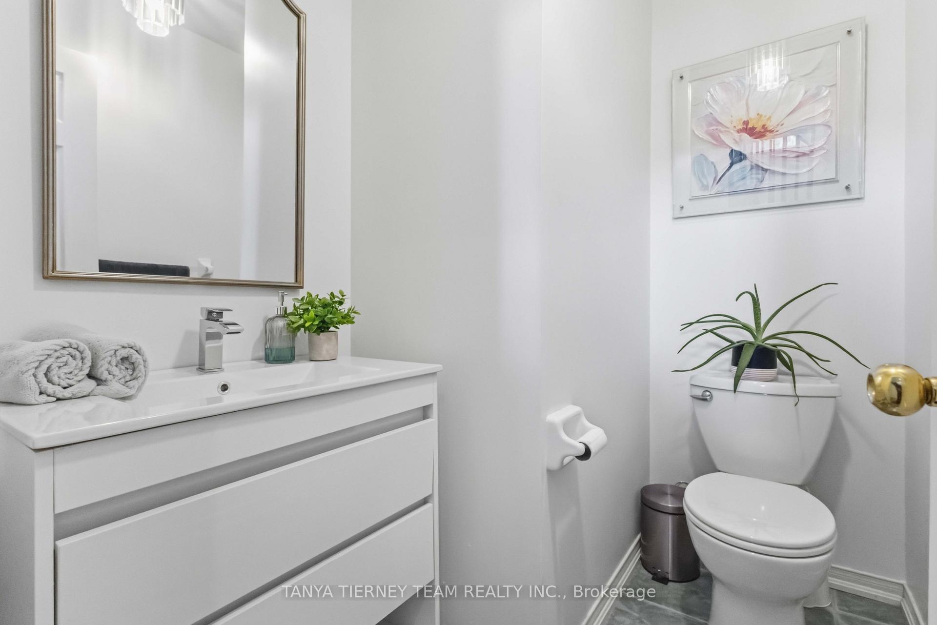 Photo 25 of 36 Zachary Place, Whitby, Brooklin — HOMEH