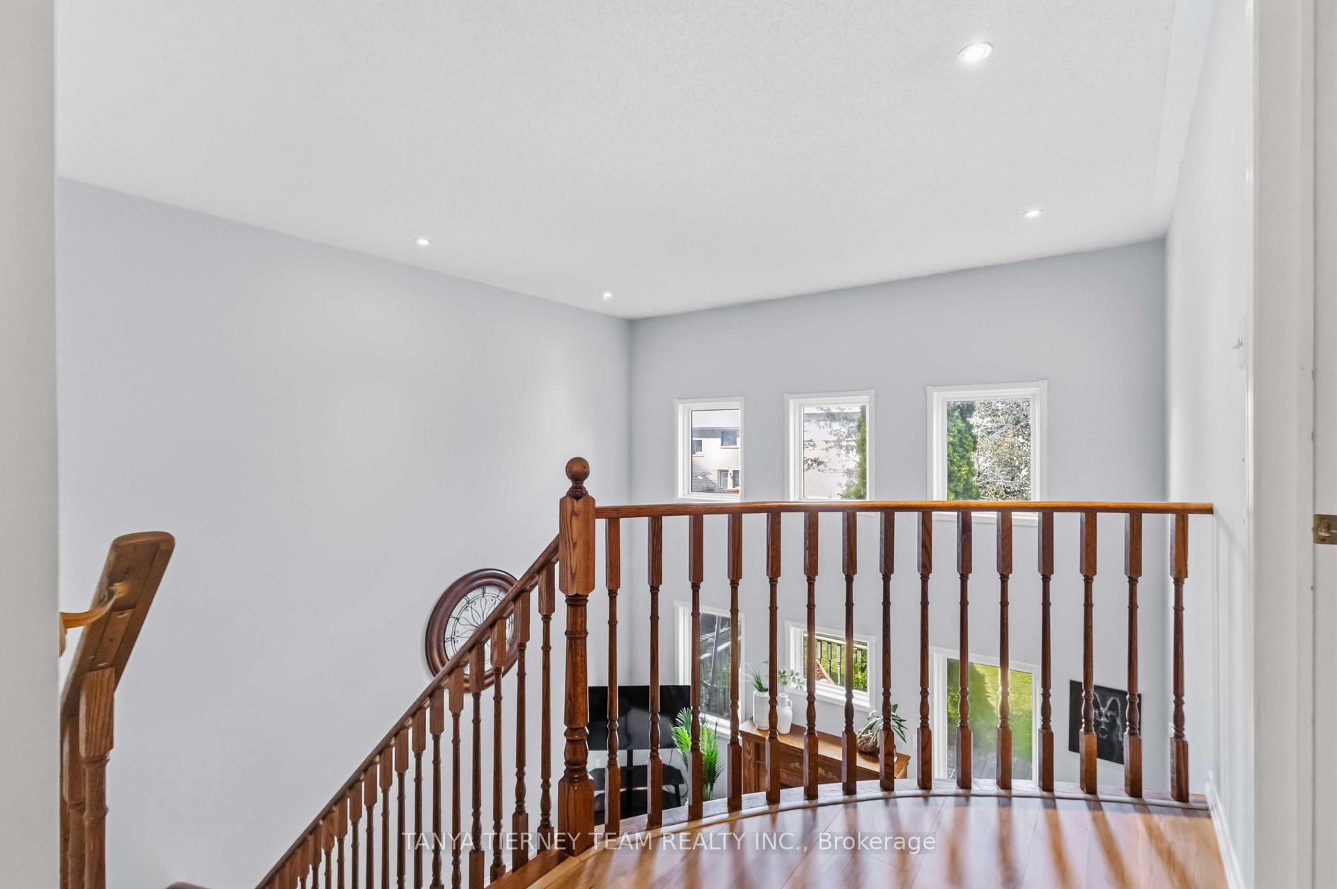 Photo 28 of 36 Zachary Place, Whitby, Brooklin — HOMEH