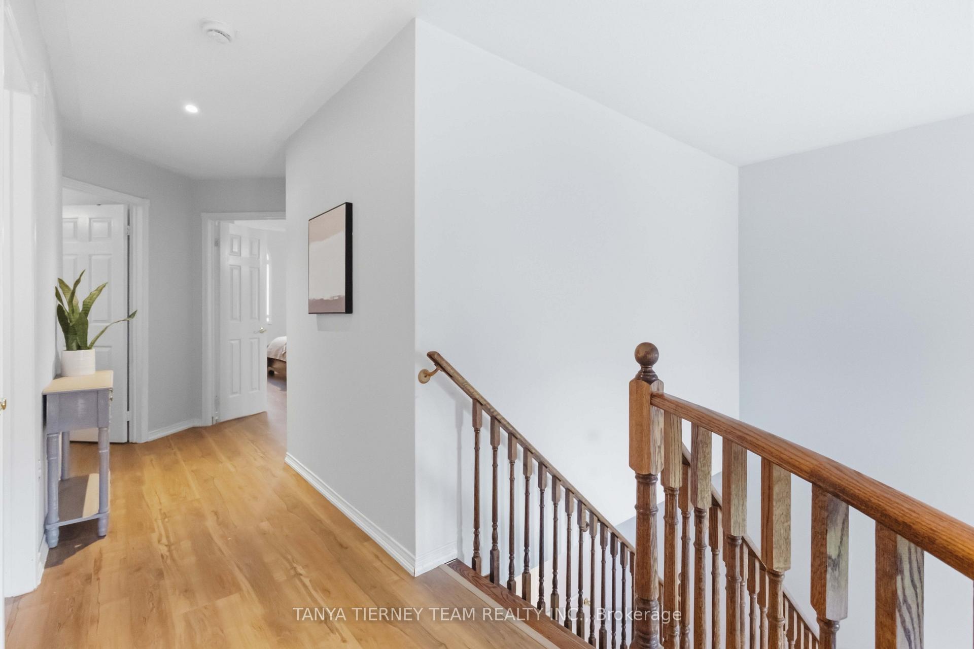 Photo 29 of 36 Zachary Place, Whitby, Brooklin — HOMEH