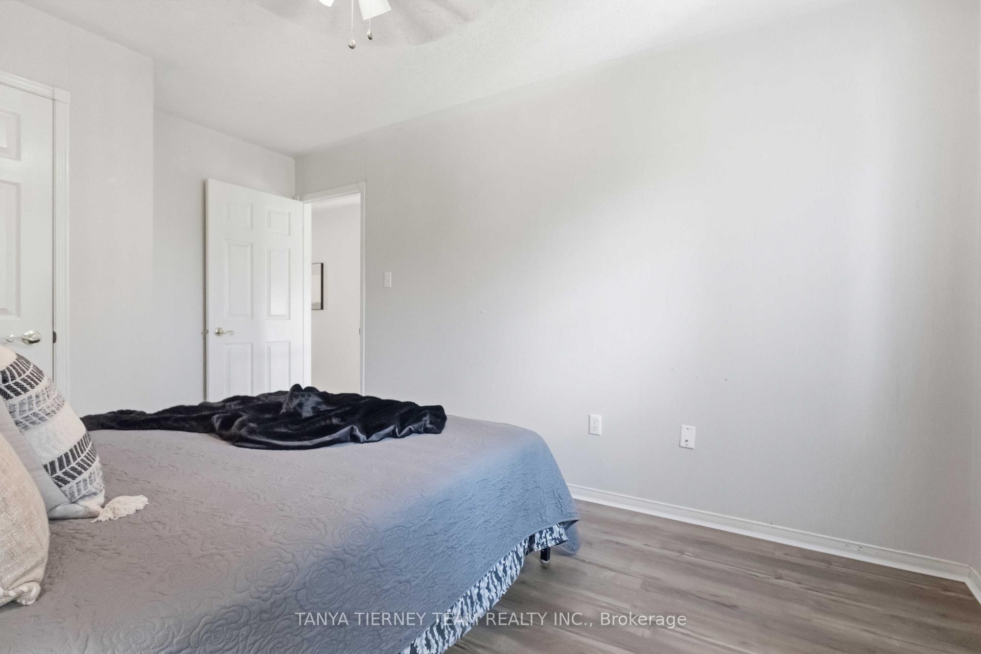 Photo 39 of 36 Zachary Place, Whitby, Brooklin — HOMEH
