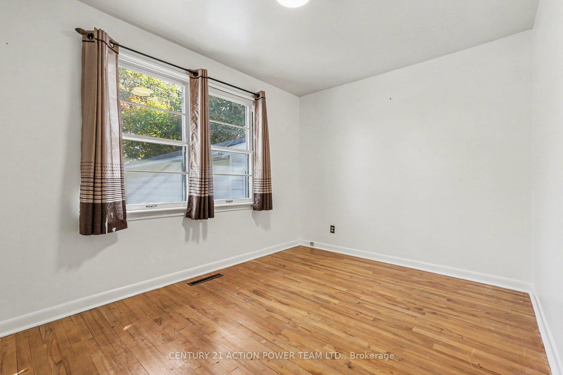 Photo 10 of 1821 Haig Drive W, Ottawa, Elmvale Acres — HOMEH