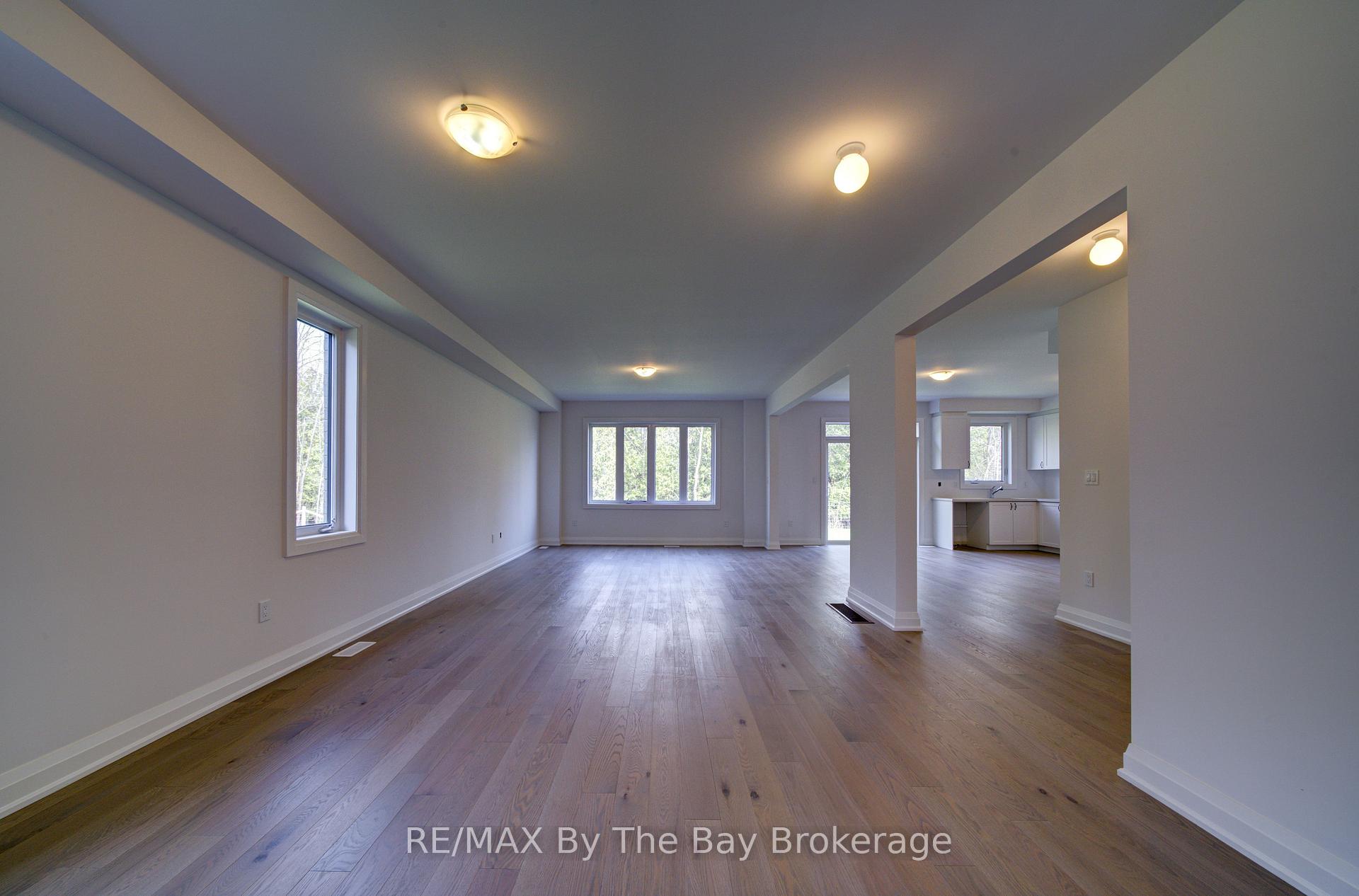 Photo 5 of 38 Amber Drive, Wasaga Beach — HOMEH