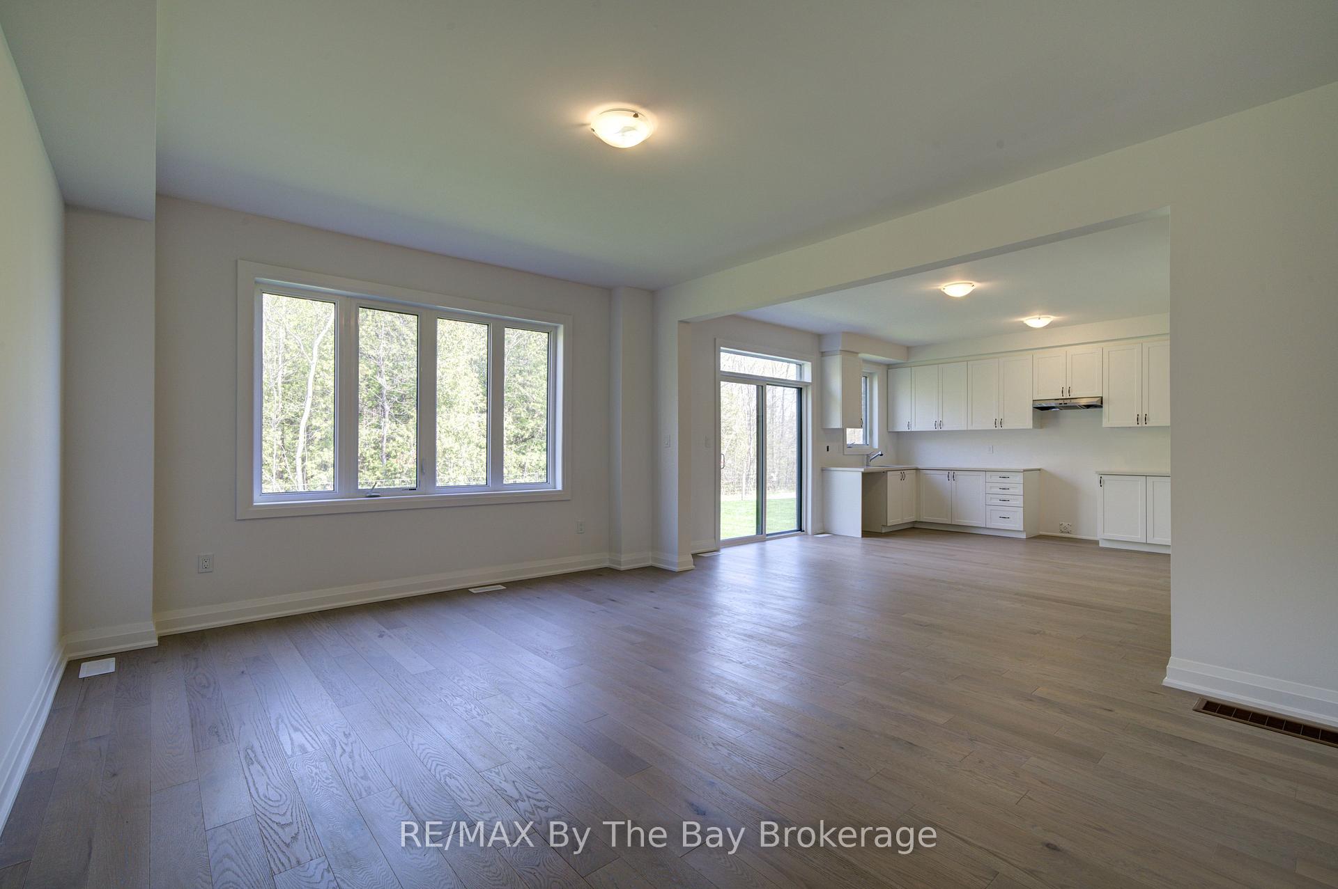 Photo 9 of 38 Amber Drive, Wasaga Beach — HOMEH
