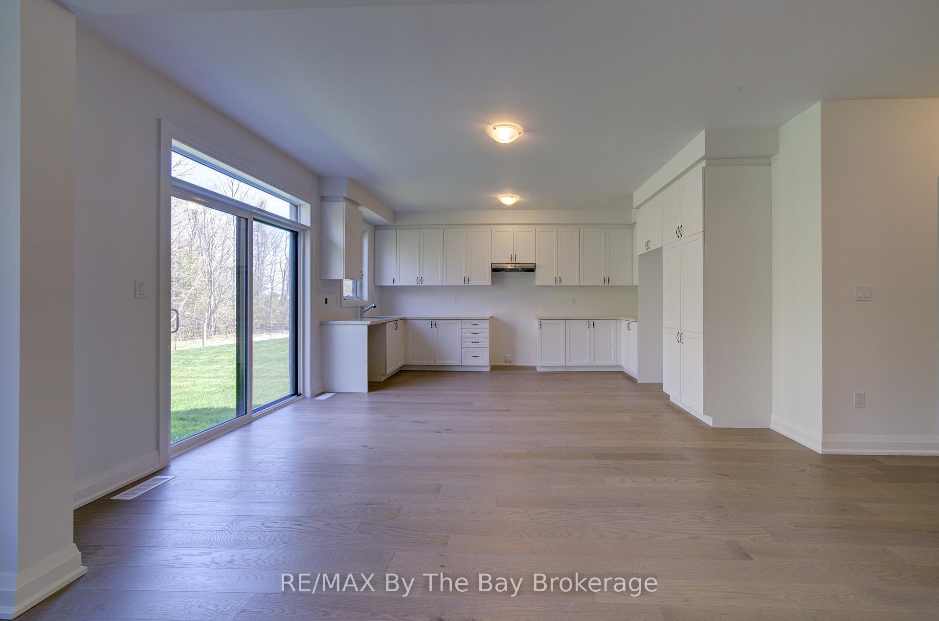 Photo 10 of 38 Amber Drive, Wasaga Beach — HOMEH