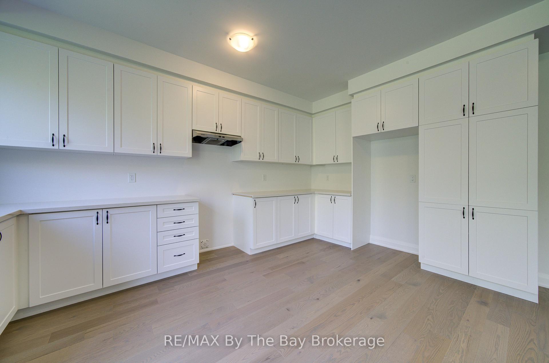 Photo 12 of 38 Amber Drive, Wasaga Beach — HOMEH