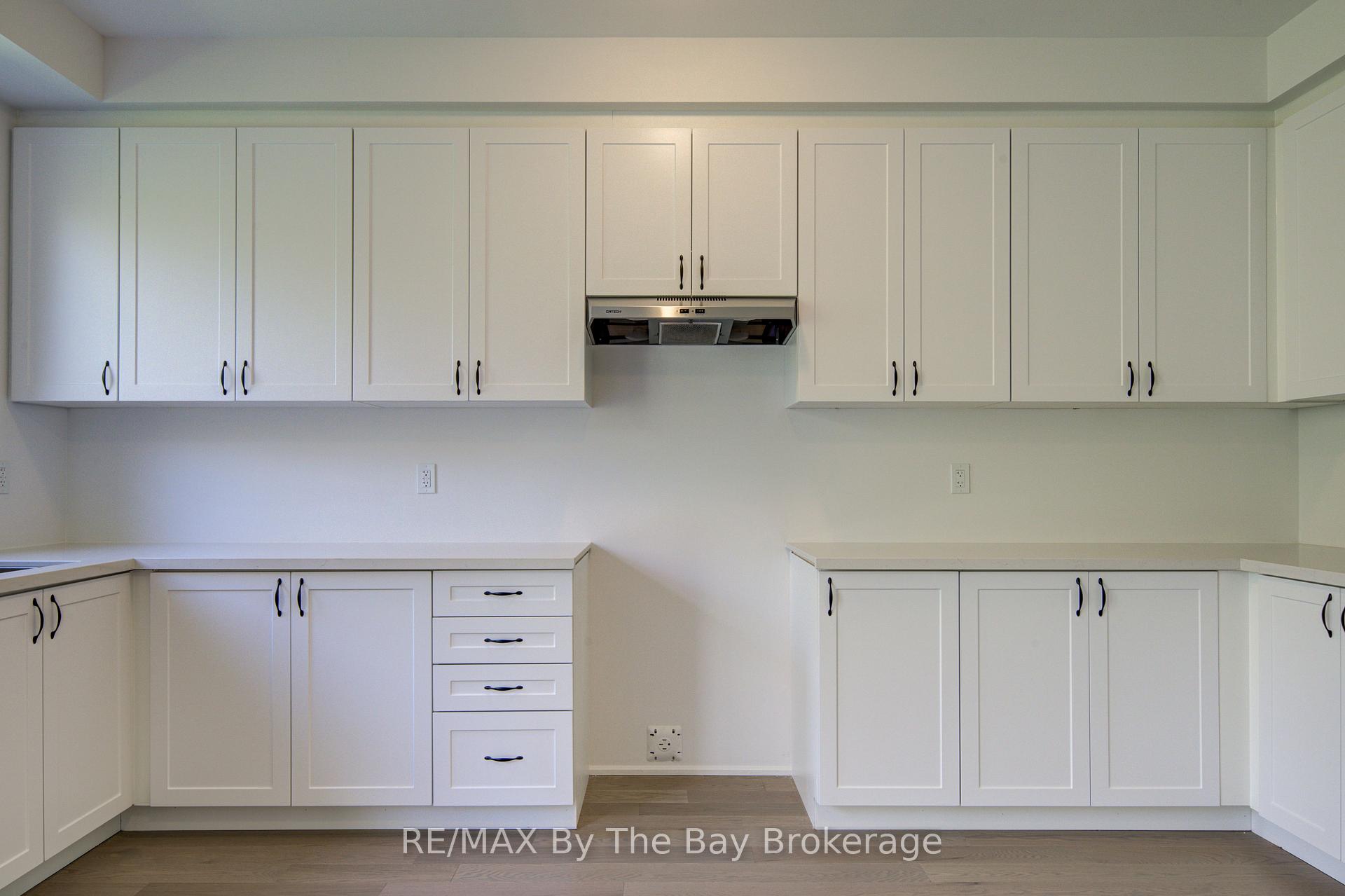 Photo 13 of 38 Amber Drive, Wasaga Beach — HOMEH