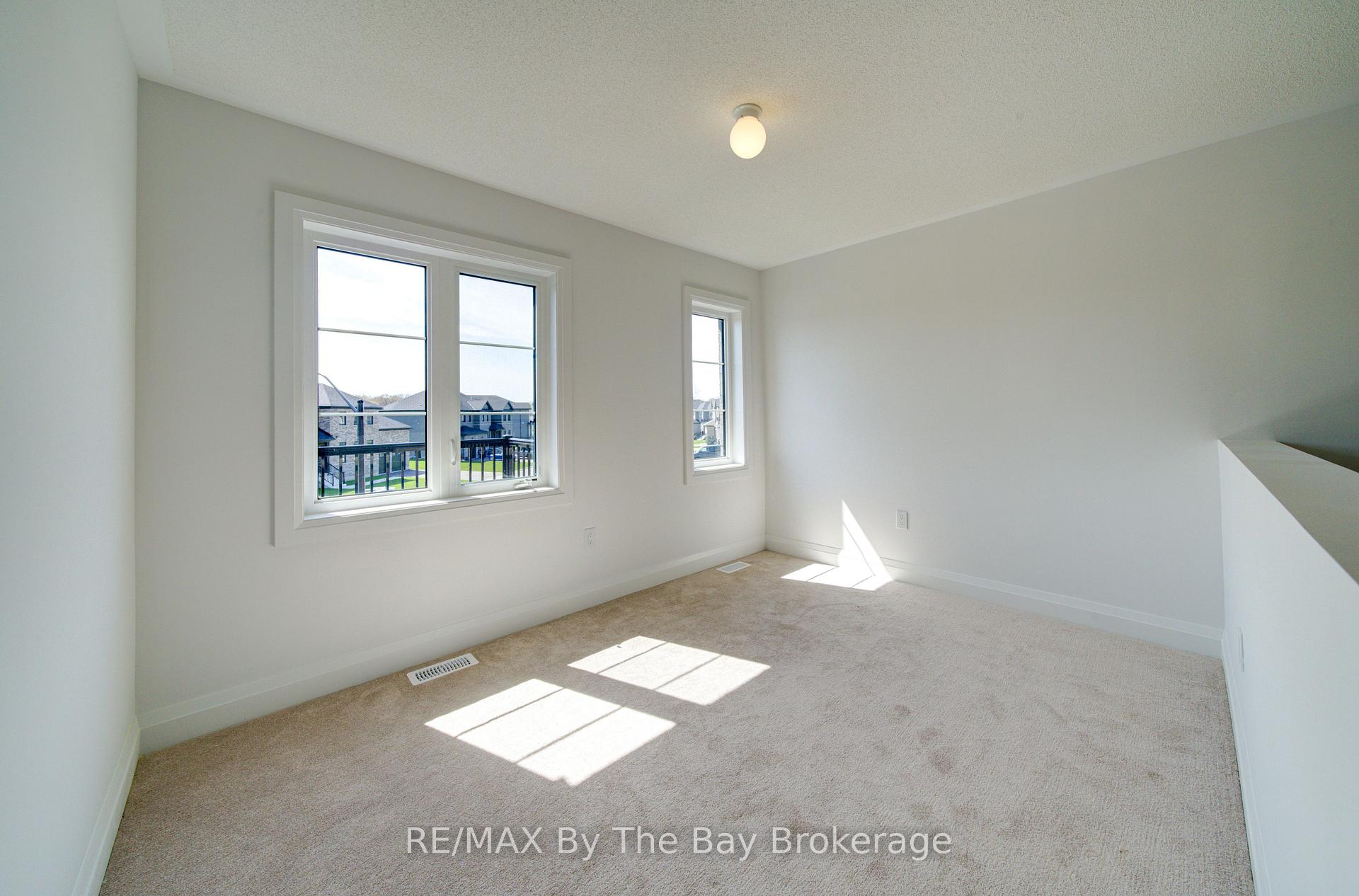 Photo 17 of 38 Amber Drive, Wasaga Beach — HOMEH