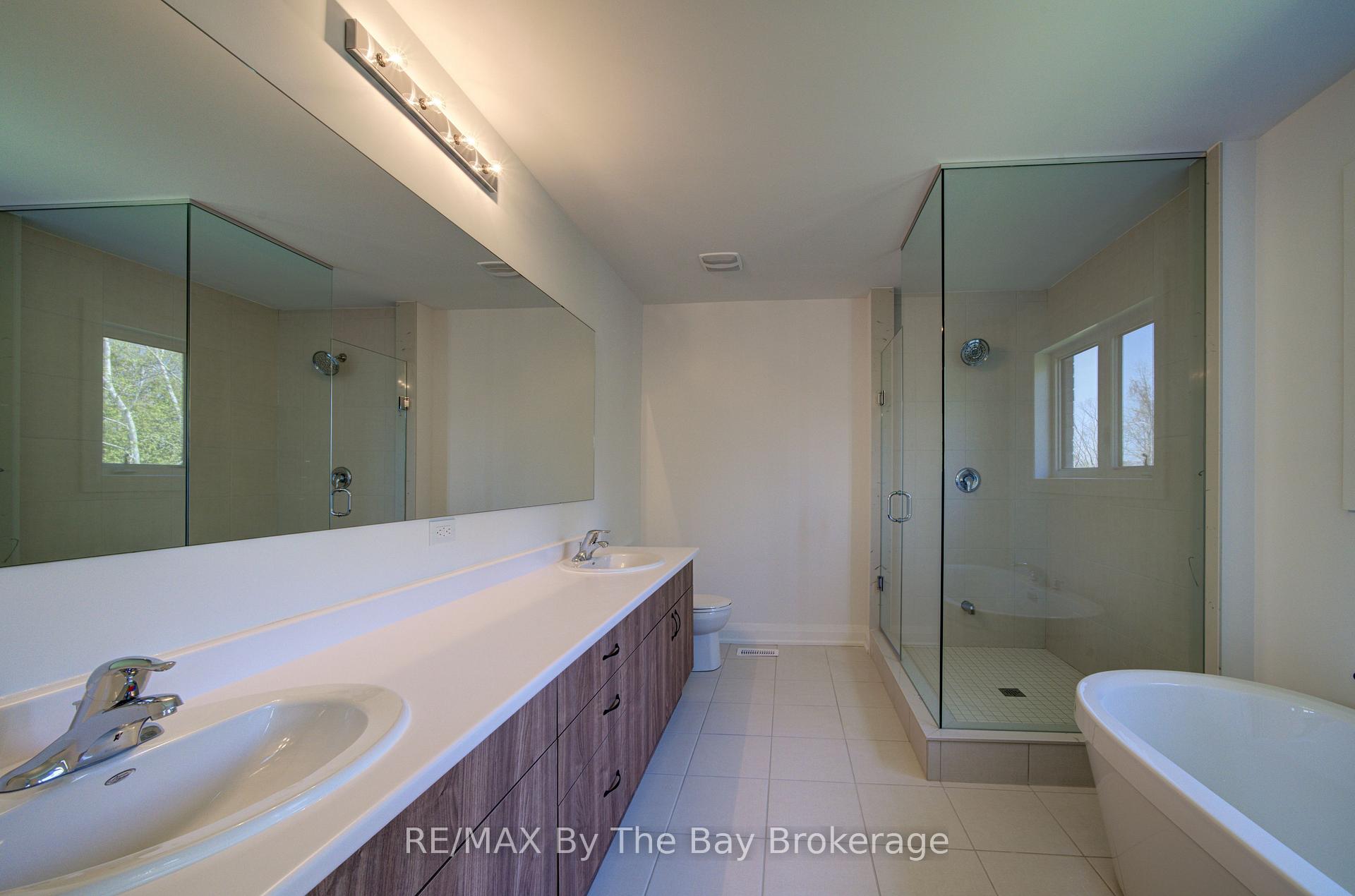 Photo 21 of 38 Amber Drive, Wasaga Beach — HOMEH