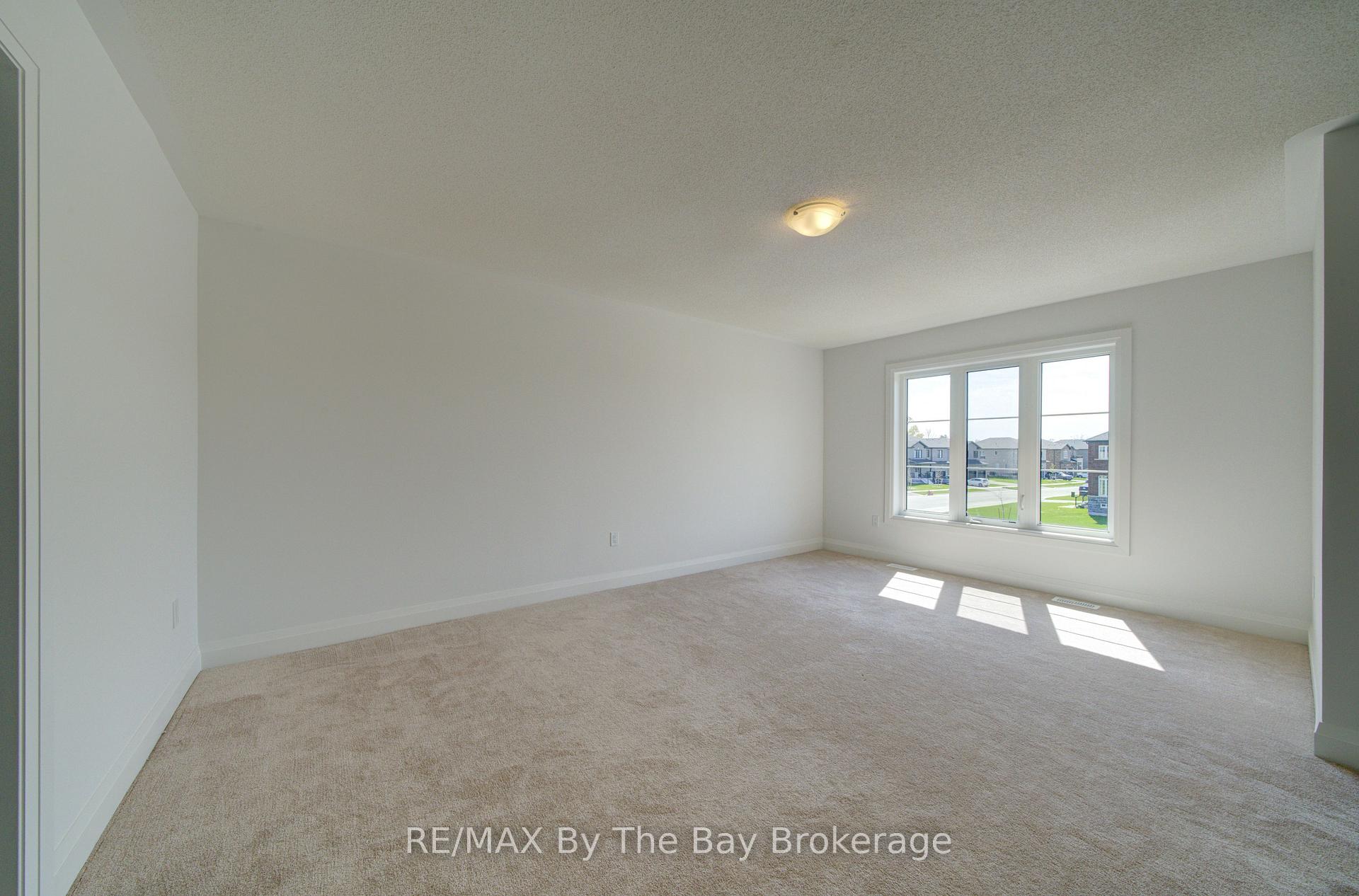 Photo 24 of 38 Amber Drive, Wasaga Beach — HOMEH