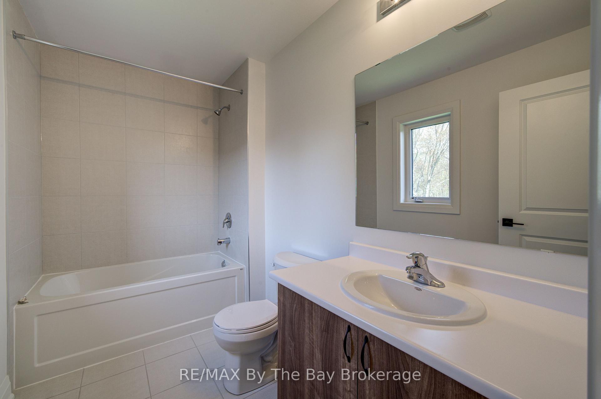 Photo 31 of 38 Amber Drive, Wasaga Beach — HOMEH