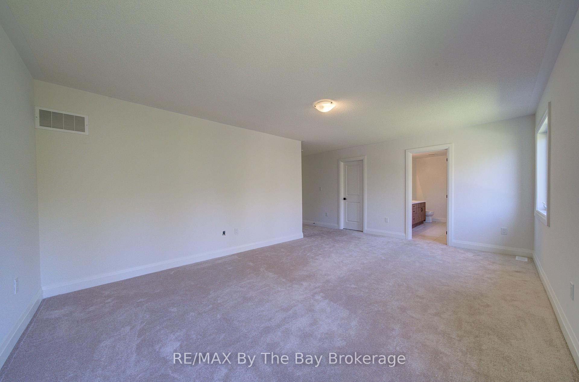 Photo 32 of 38 Amber Drive, Wasaga Beach — HOMEH