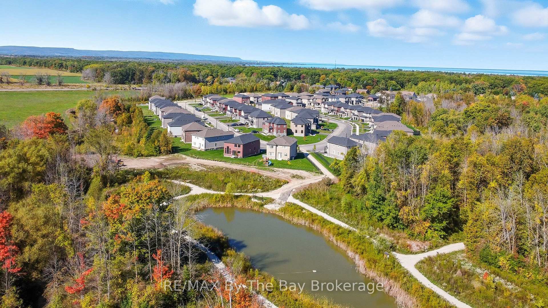 Photo 34 of 38 Amber Drive, Wasaga Beach — HOMEH