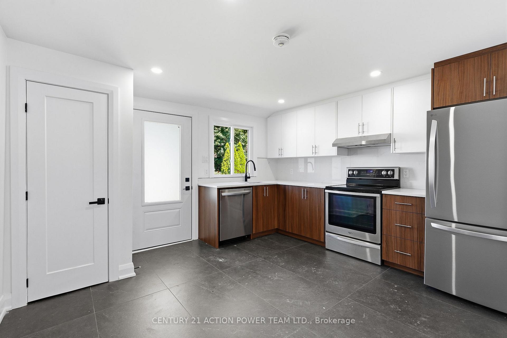 Photo 2 of Unit 3, 1831 Haig Drive S, Ottawa, Elmvale Acres — HOMEH