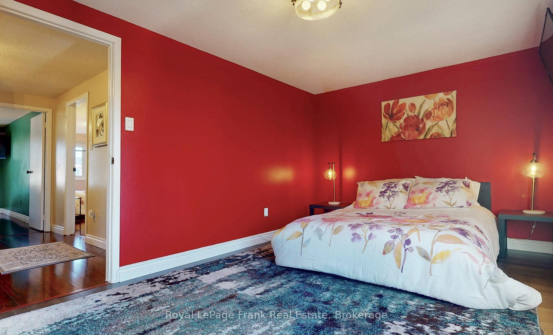 Photo 17 of 22 Peachtree Place, Vaughan, Glen Shields — HOMEH