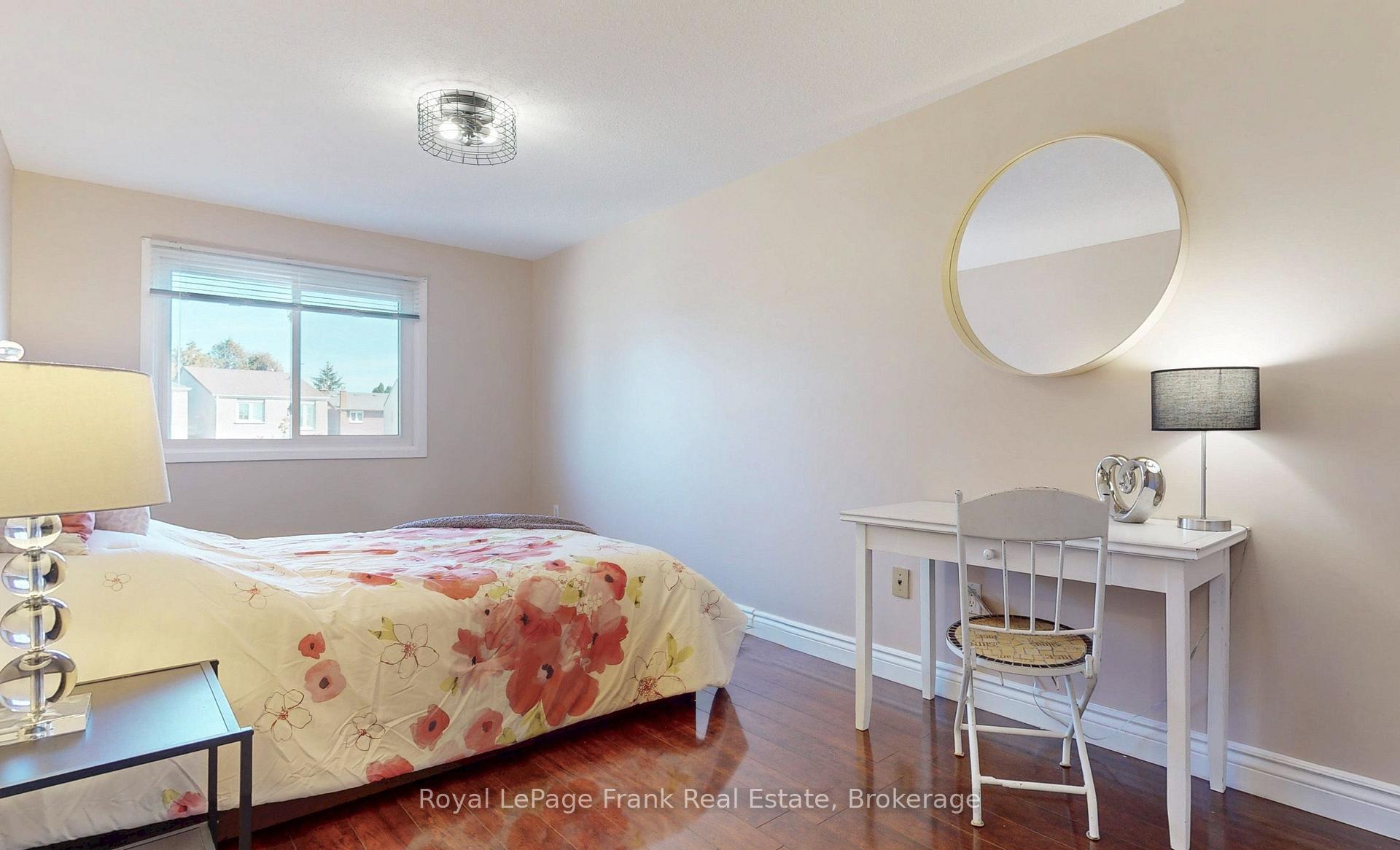 Photo 19 of 22 Peachtree Place, Vaughan, Glen Shields — HOMEH