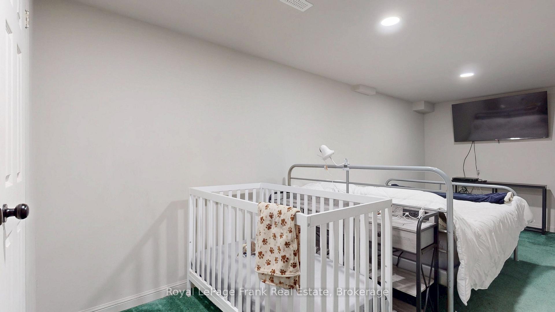 Photo 21 of 22 Peachtree Place, Vaughan, Glen Shields — HOMEH