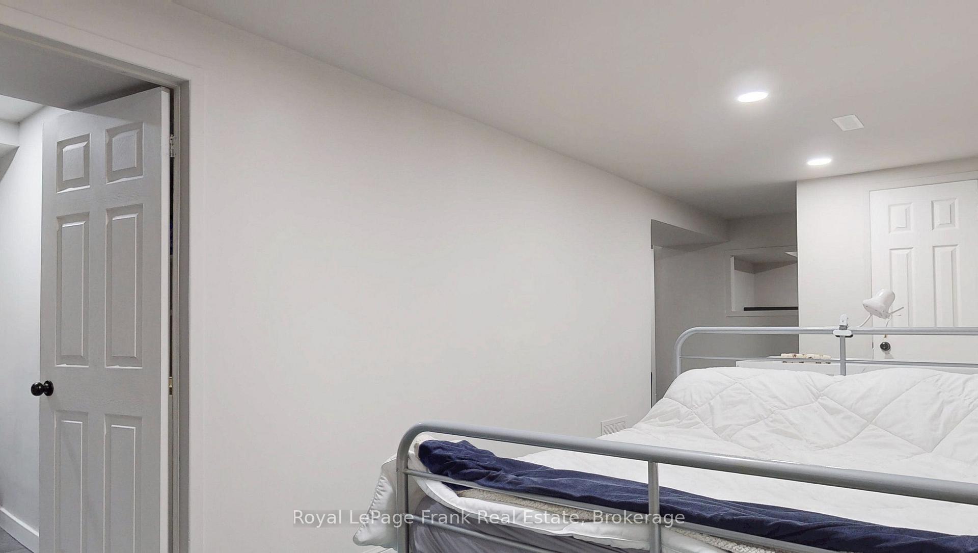 Photo 22 of 22 Peachtree Place, Vaughan, Glen Shields — HOMEH