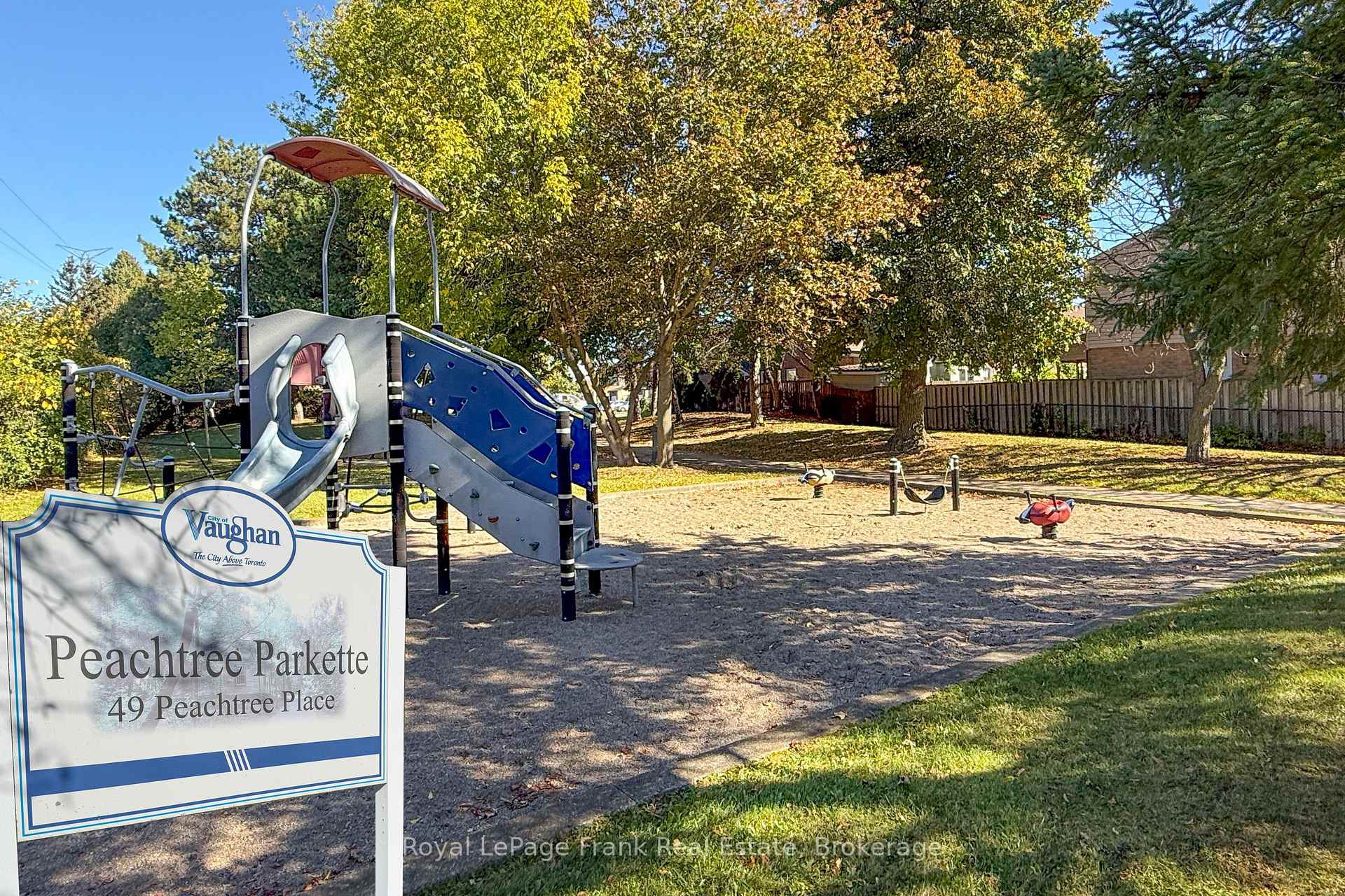 Photo 32 of 22 Peachtree Place, Vaughan, Glen Shields — HOMEH