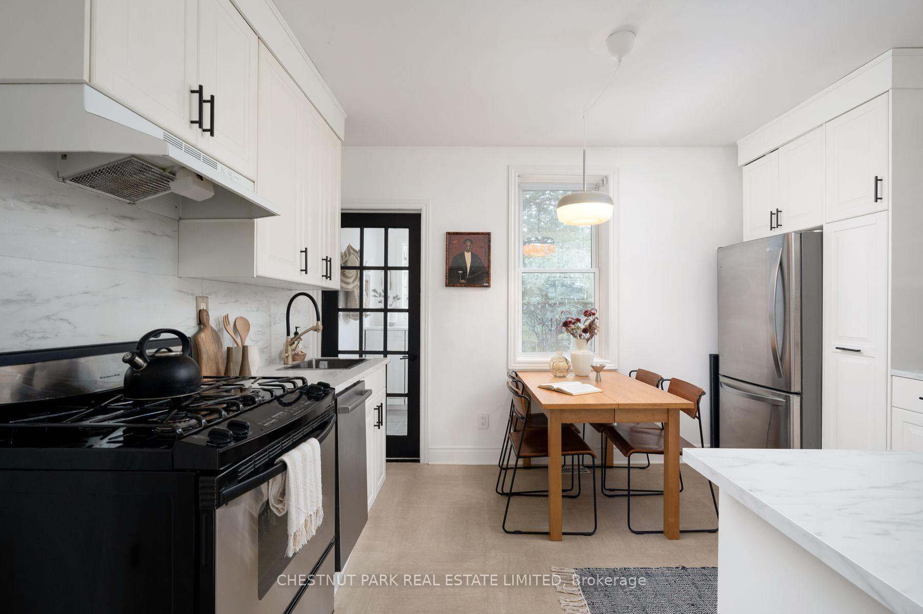Photo 9 of 839 Sammon Avenue, Toronto, Danforth Village-East York — HOMEH