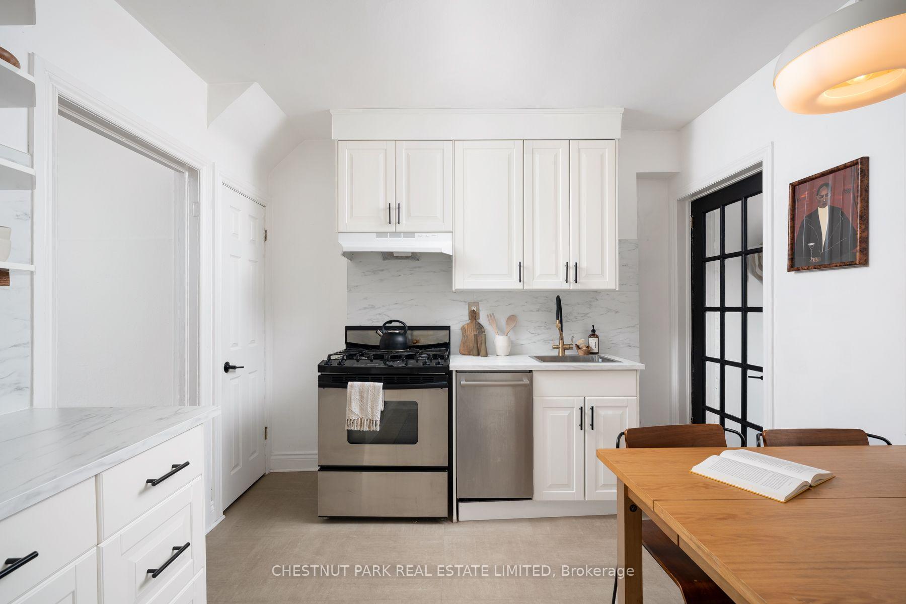 Photo 12 of 839 Sammon Avenue, Toronto, Danforth Village-East York — HOMEH