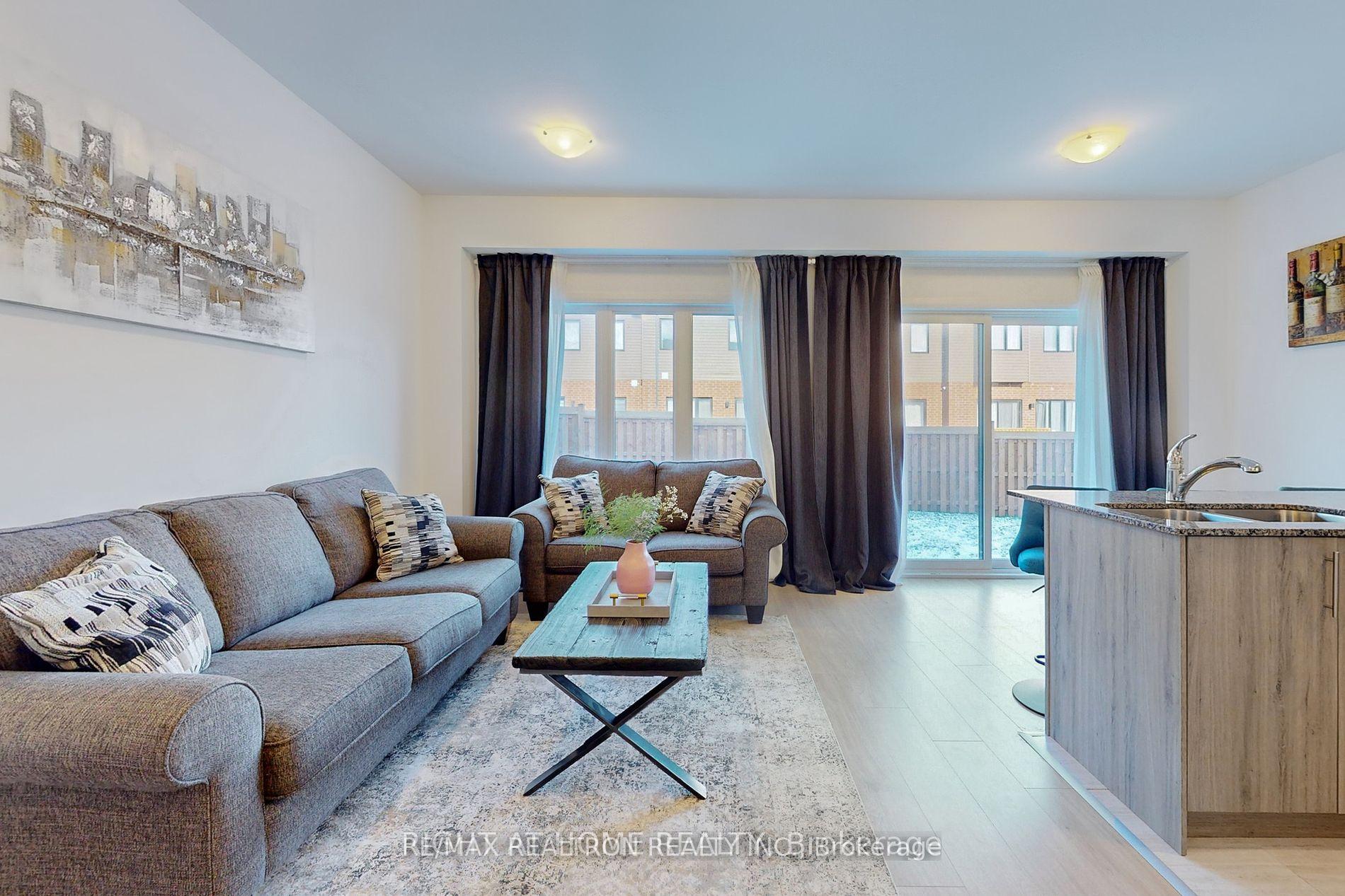 Photo 5 of 98 Fairlane Avenue, Barrie, Painswick South — HOMEH