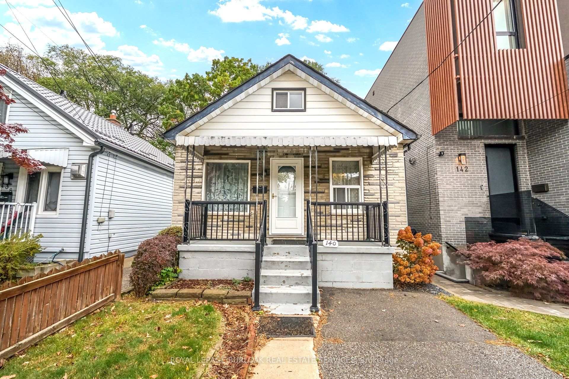 Photo of 140 Barker Avenue