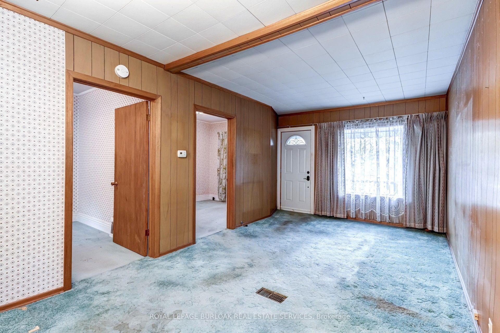 Photo 3 of 140 Barker Avenue, Toronto, Woodbine-Lumsden — HOMEH