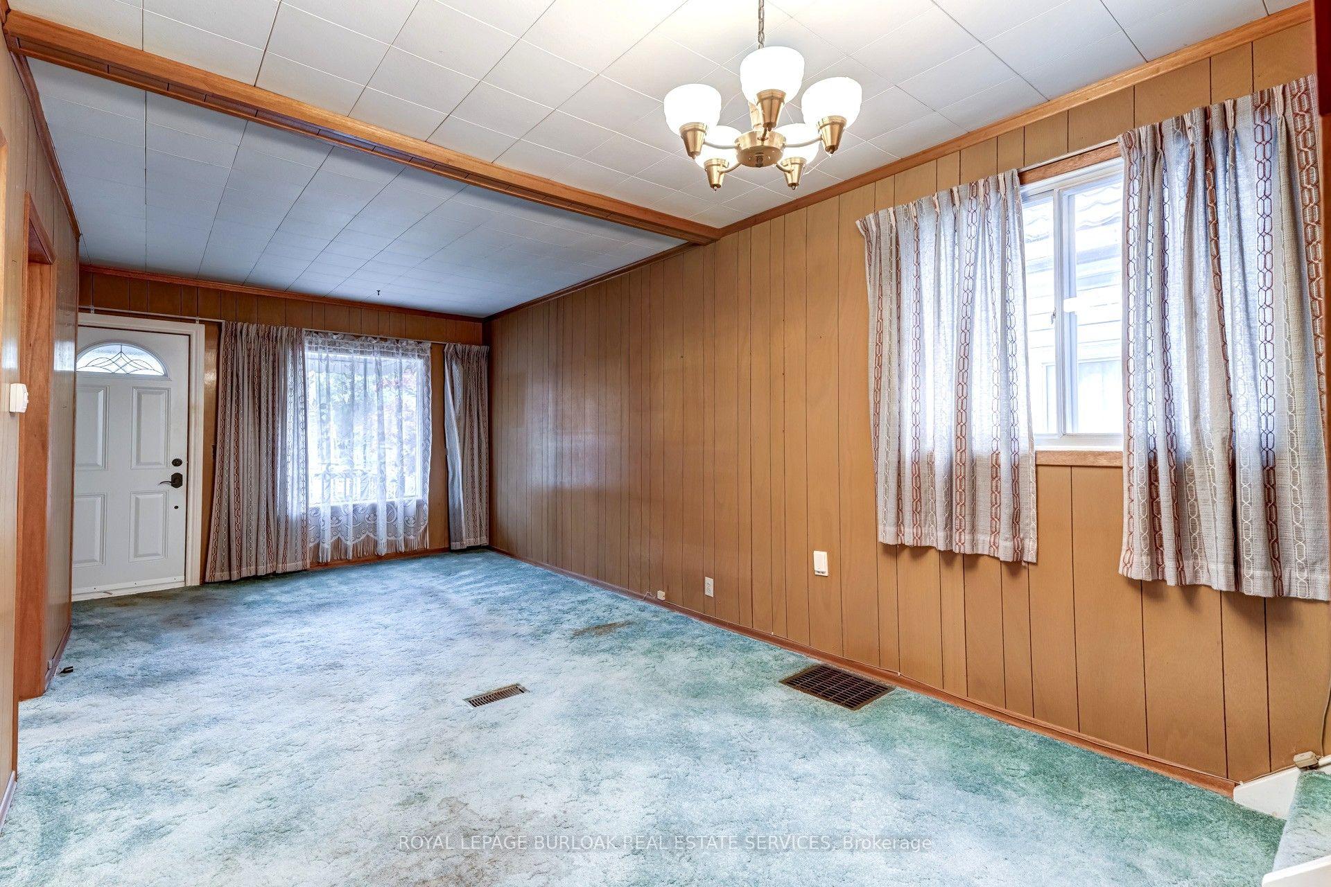 Photo 5 of 140 Barker Avenue, Toronto, Woodbine-Lumsden — HOMEH