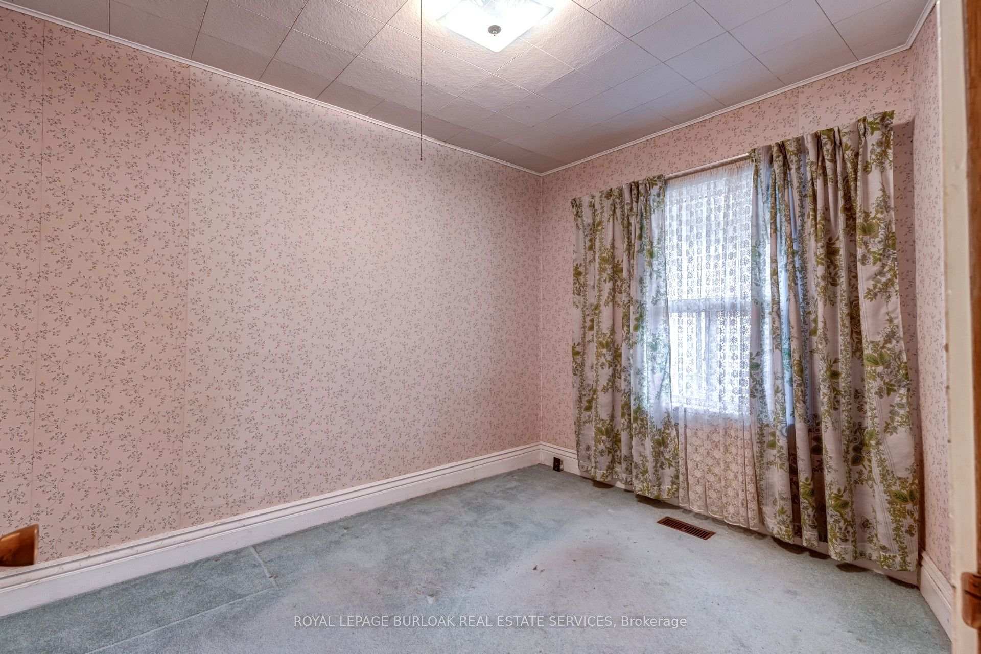 Photo 6 of 140 Barker Avenue, Toronto, Woodbine-Lumsden — HOMEH