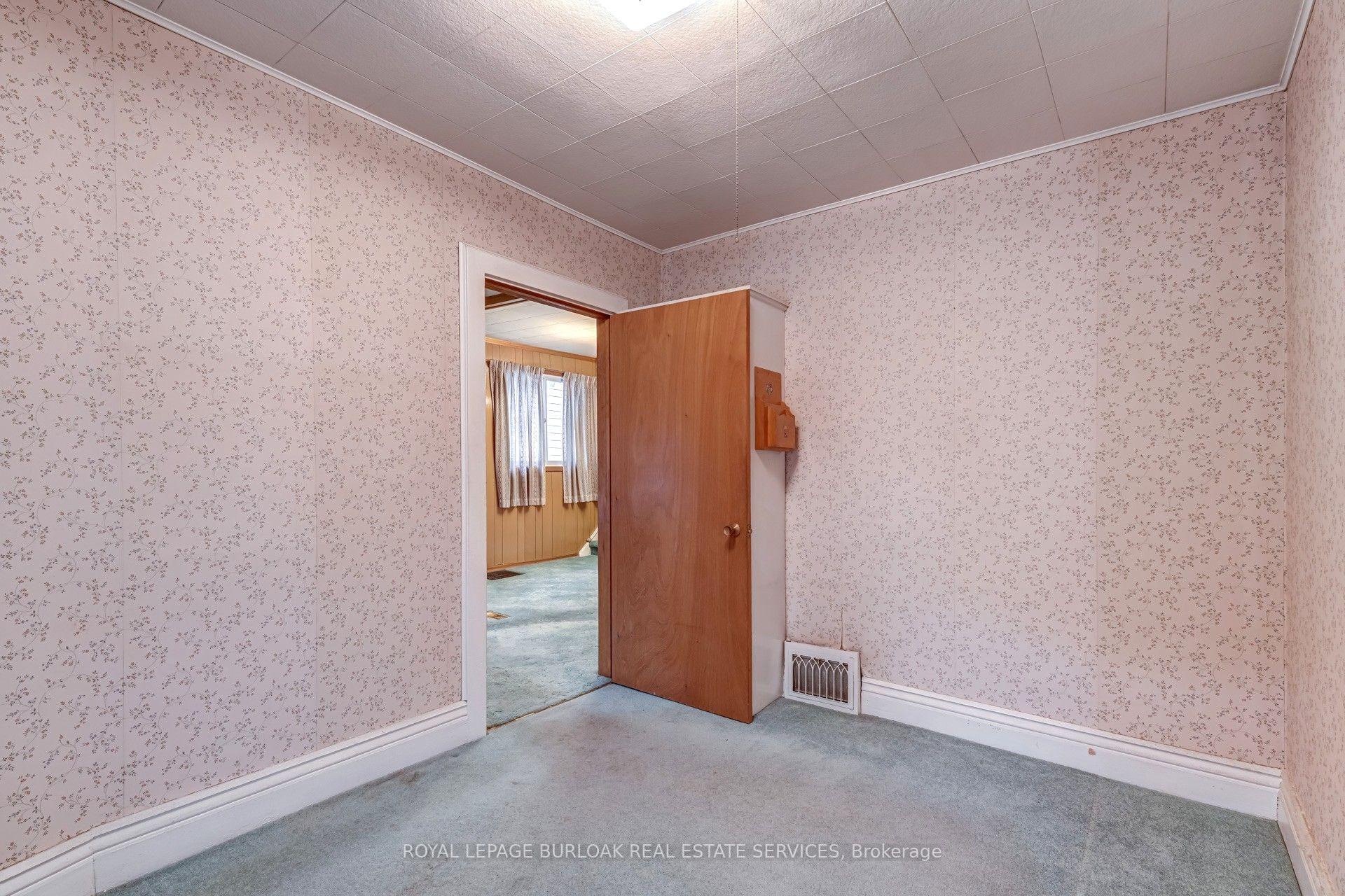 Photo 7 of 140 Barker Avenue, Toronto, Woodbine-Lumsden — HOMEH