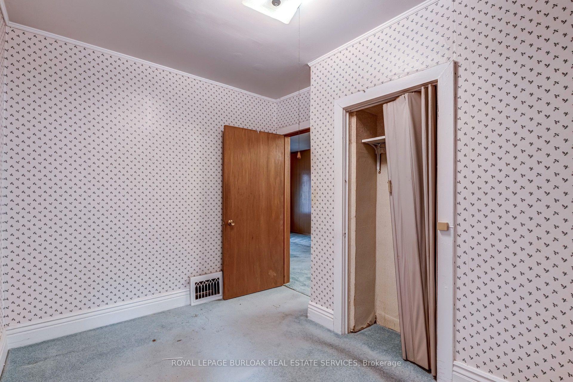 Photo 8 of 140 Barker Avenue, Toronto, Woodbine-Lumsden — HOMEH