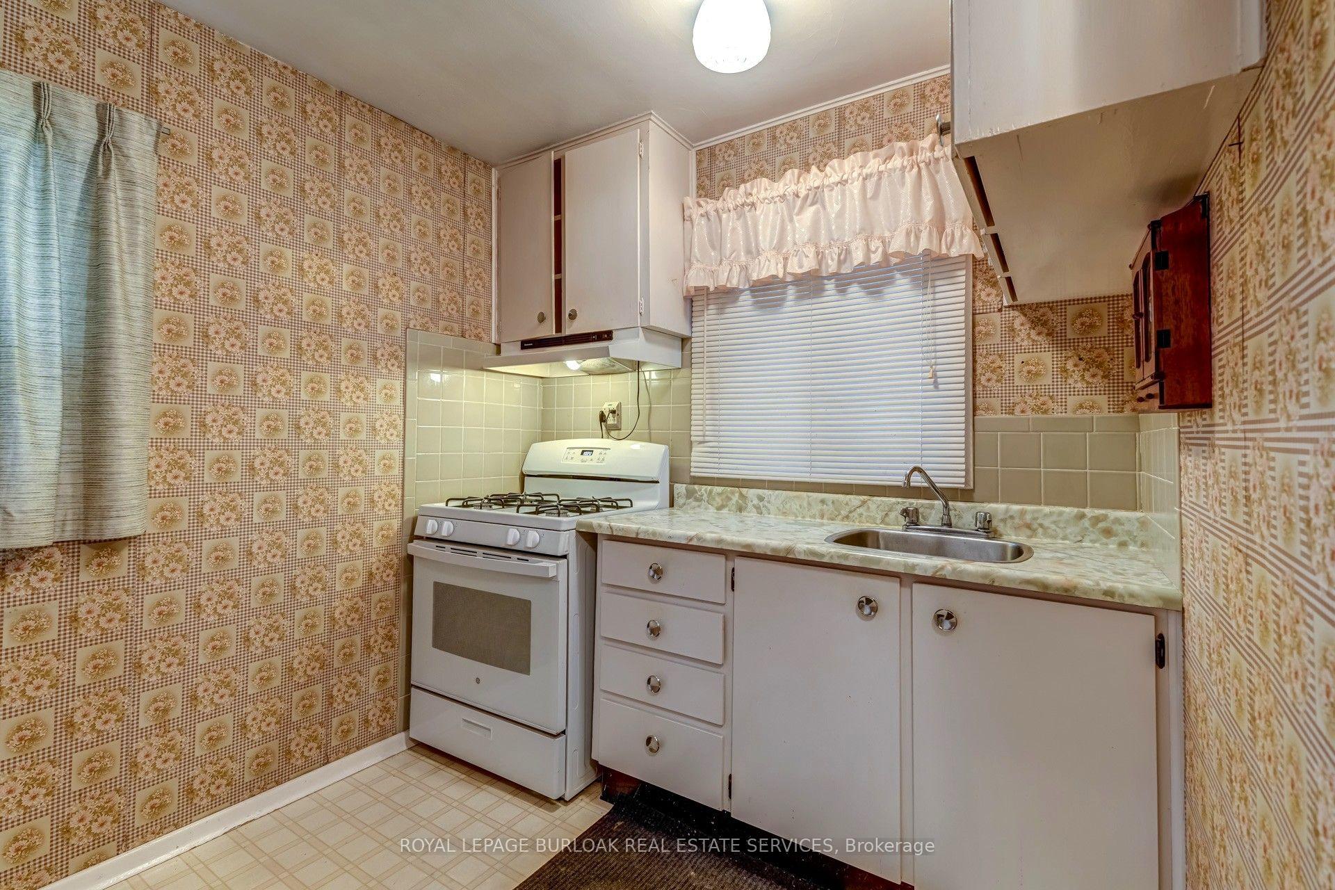 Photo 11 of 140 Barker Avenue, Toronto, Woodbine-Lumsden — HOMEH
