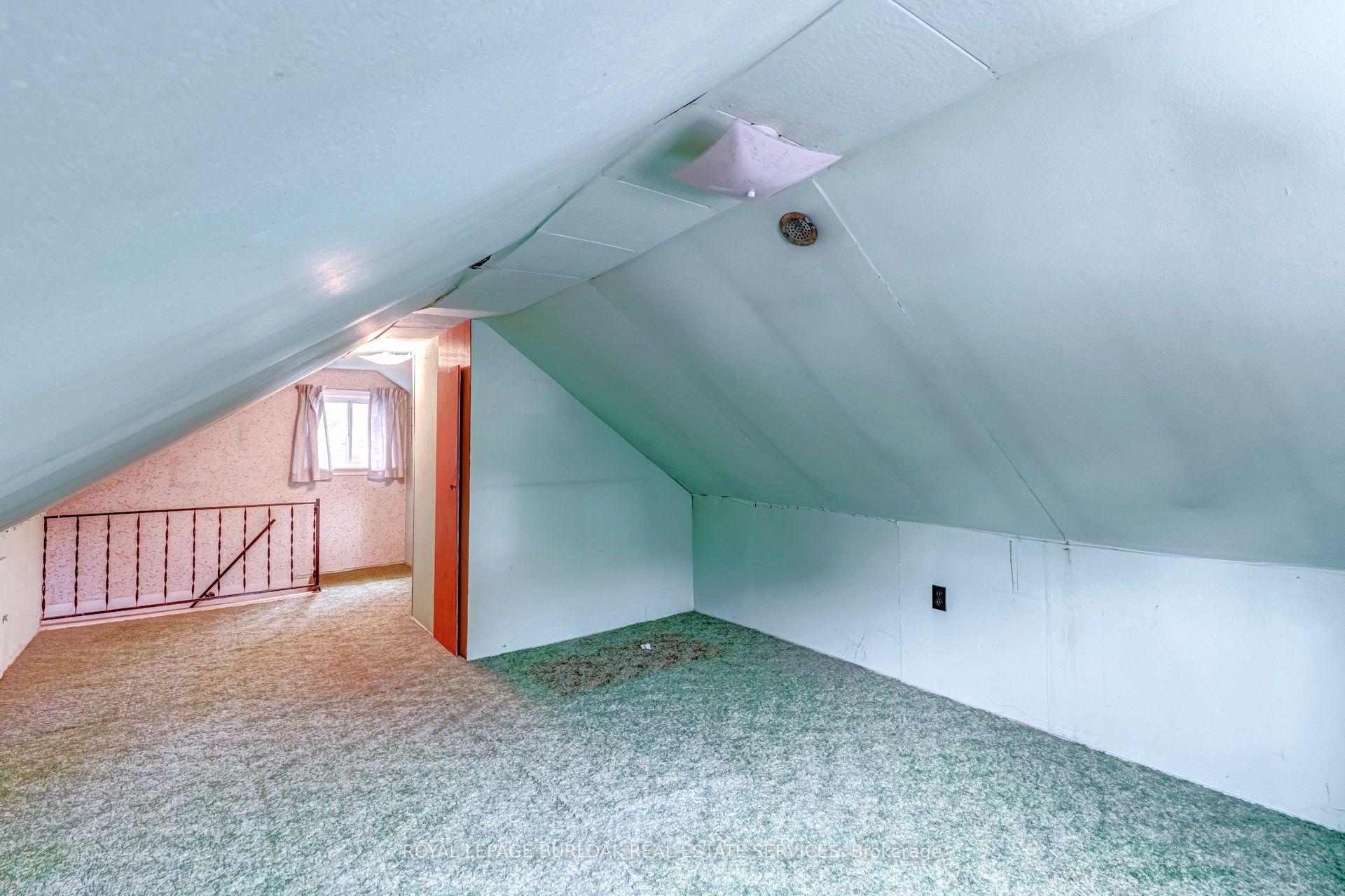Photo 15 of 140 Barker Avenue, Toronto, Woodbine-Lumsden — HOMEH