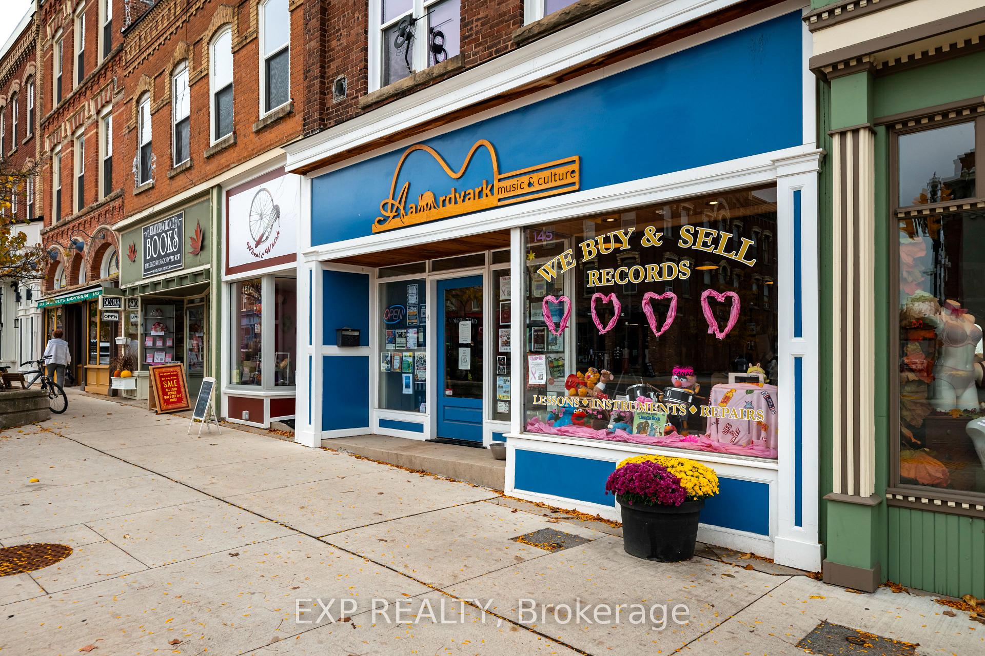 Photo 3 of 145-147 Broadway, Orangeville — HOMEH