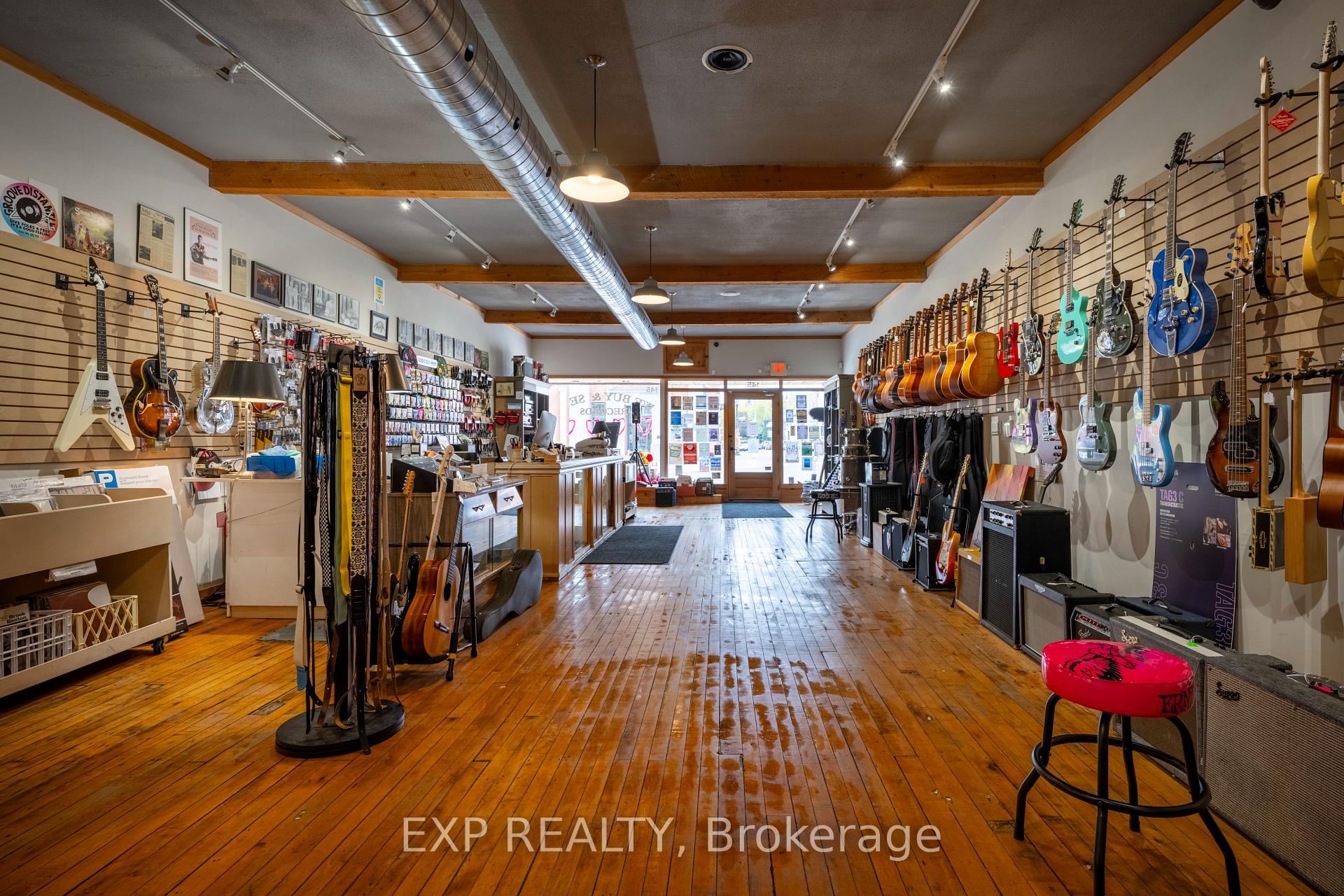 Photo 4 of 145-147 Broadway, Orangeville — HOMEH