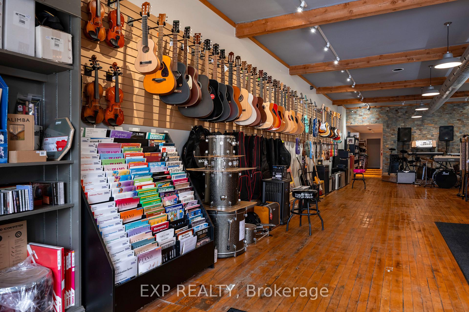 Photo 6 of 145-147 Broadway, Orangeville — HOMEH