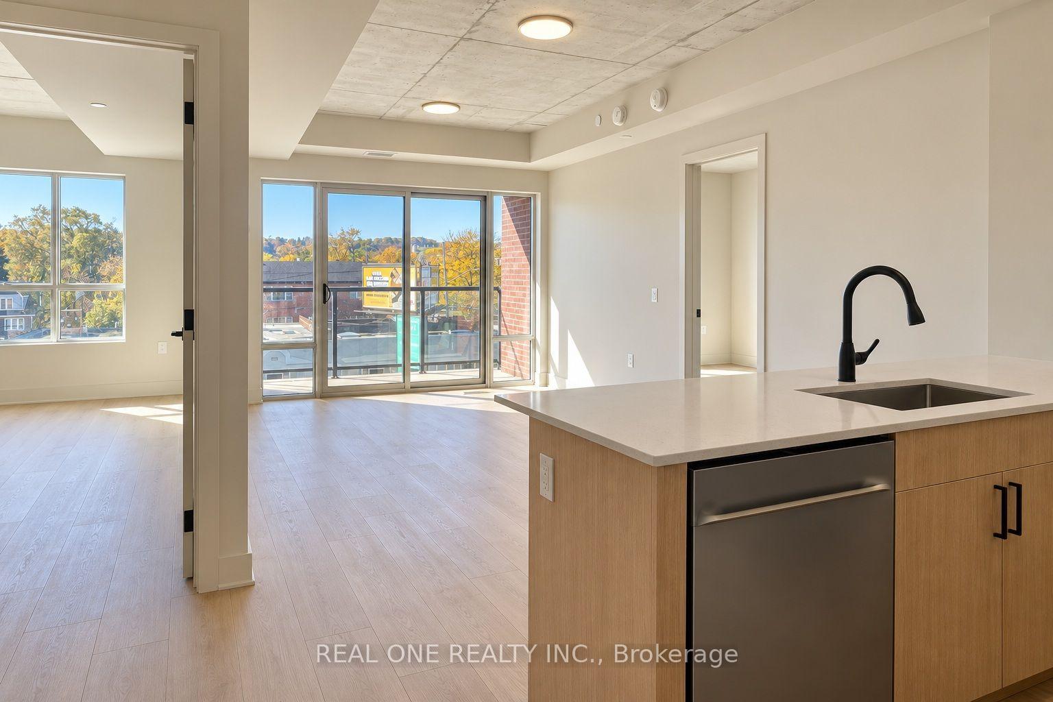 Photo 8 of Unit 413, 810 King Street W, Hamilton, Westdale — HOMEH