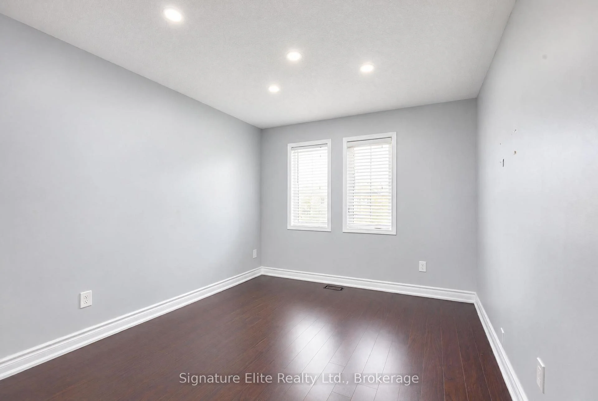 Photo 31 of 10 Ida Jane Grove, Whitchurch-Stouffville, Stouffville — HOMEH