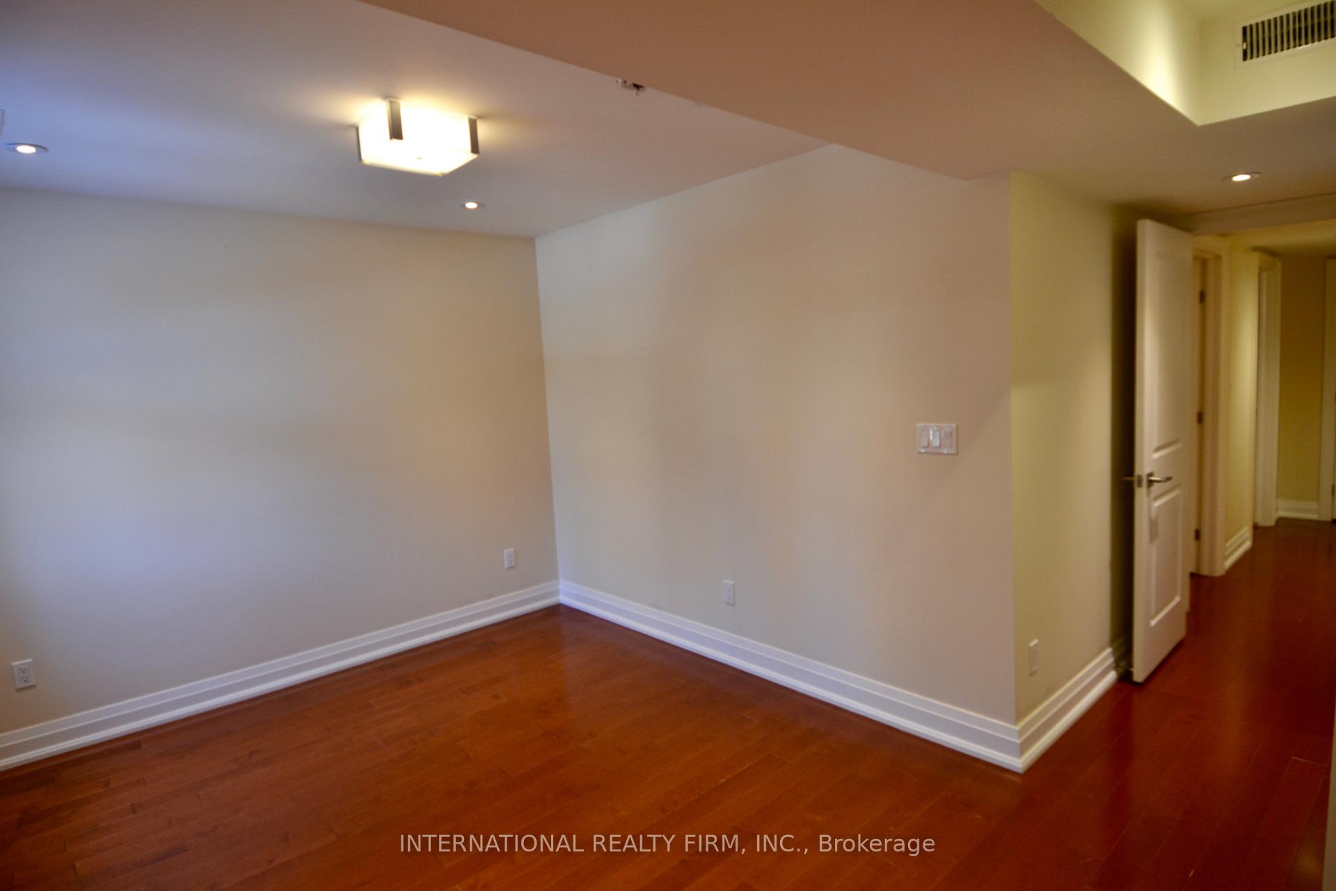 Photo 2 of Unit Main Floor, 24 Duggan Avenue, Toronto, Yonge-St. Clair — HOMEH