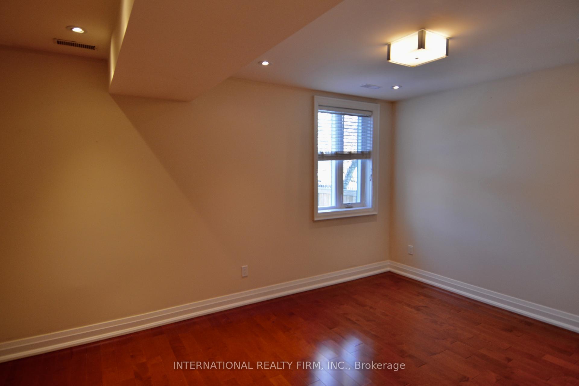 Photo 7 of Unit Main Floor, 24 Duggan Avenue, Toronto, Yonge-St. Clair — HOMEH
