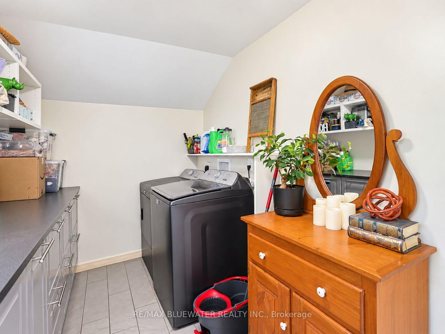 Photo 12 of 1601 Greenway Drive, North Middlesex, Rural North Middlesex — HOMEH