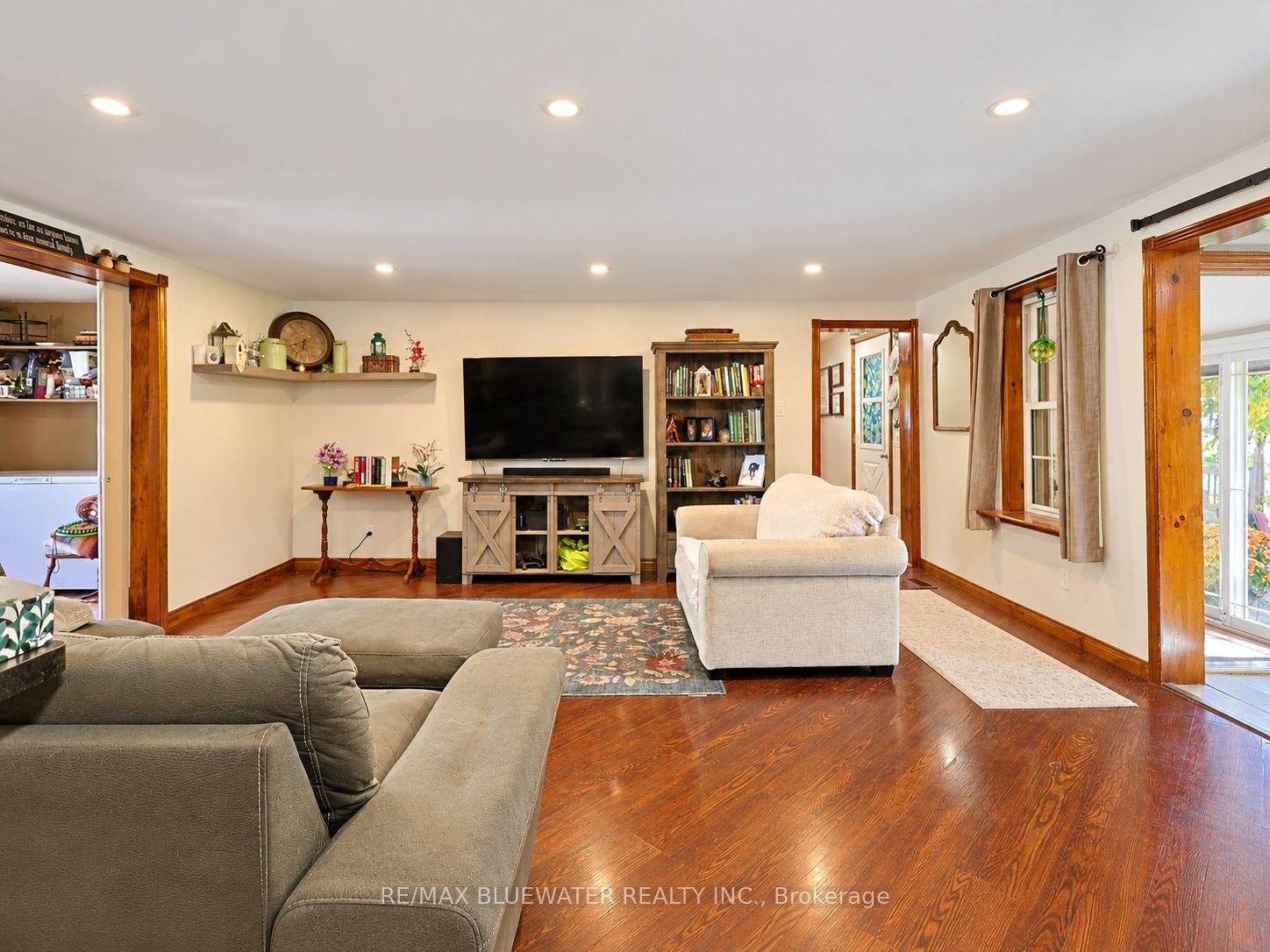 Photo 15 of 1601 Greenway Drive, North Middlesex, Rural North Middlesex — HOMEH