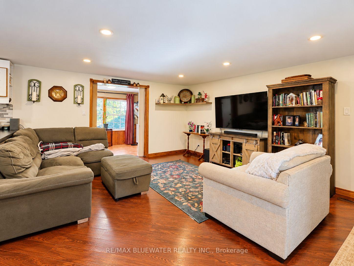 Photo 16 of 1601 Greenway Drive, North Middlesex, Rural North Middlesex — HOMEH