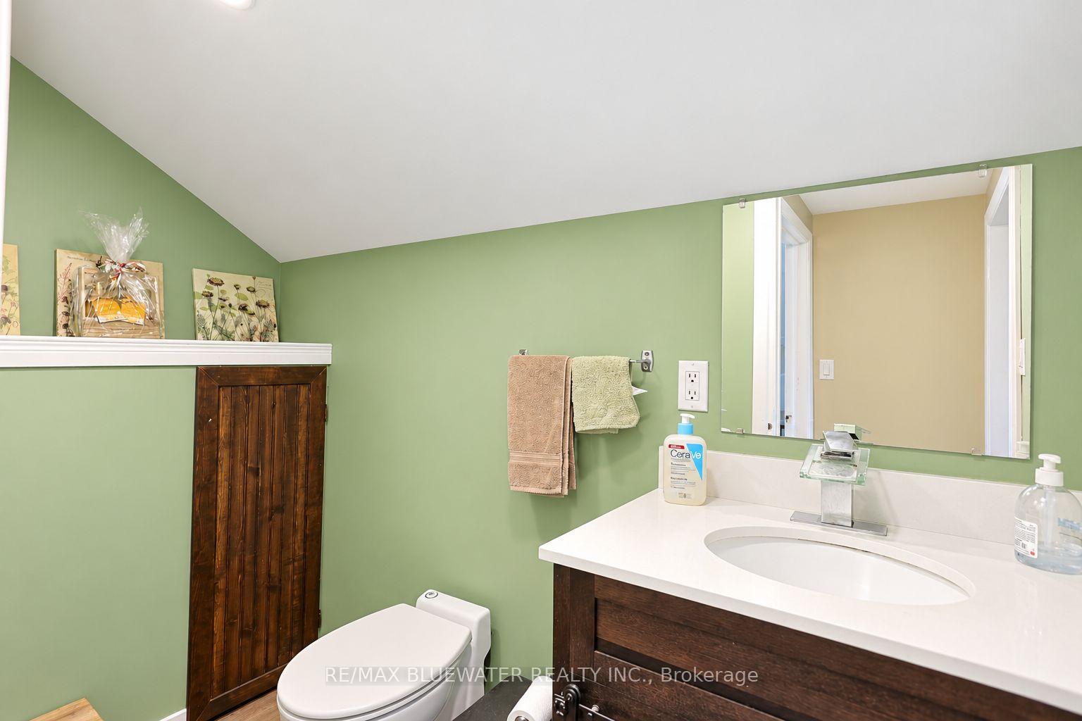 Photo 36 of 1601 Greenway Drive, North Middlesex, Rural North Middlesex — HOMEH